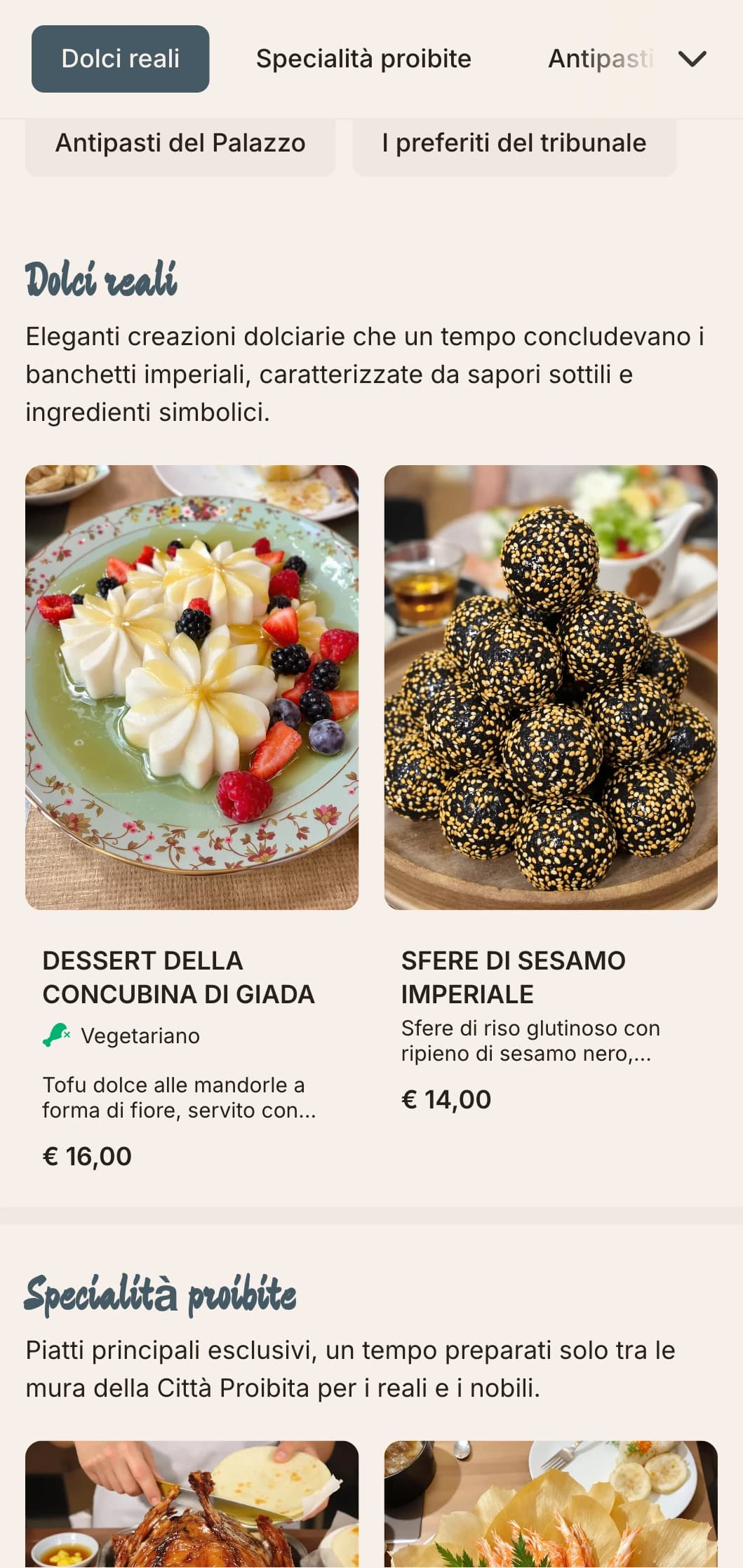 Sofisticato design del menu cinese ispirato all'architettura della Città Proibita di Pechino, con motivi imperiali per esperienze culinarie raffinate.