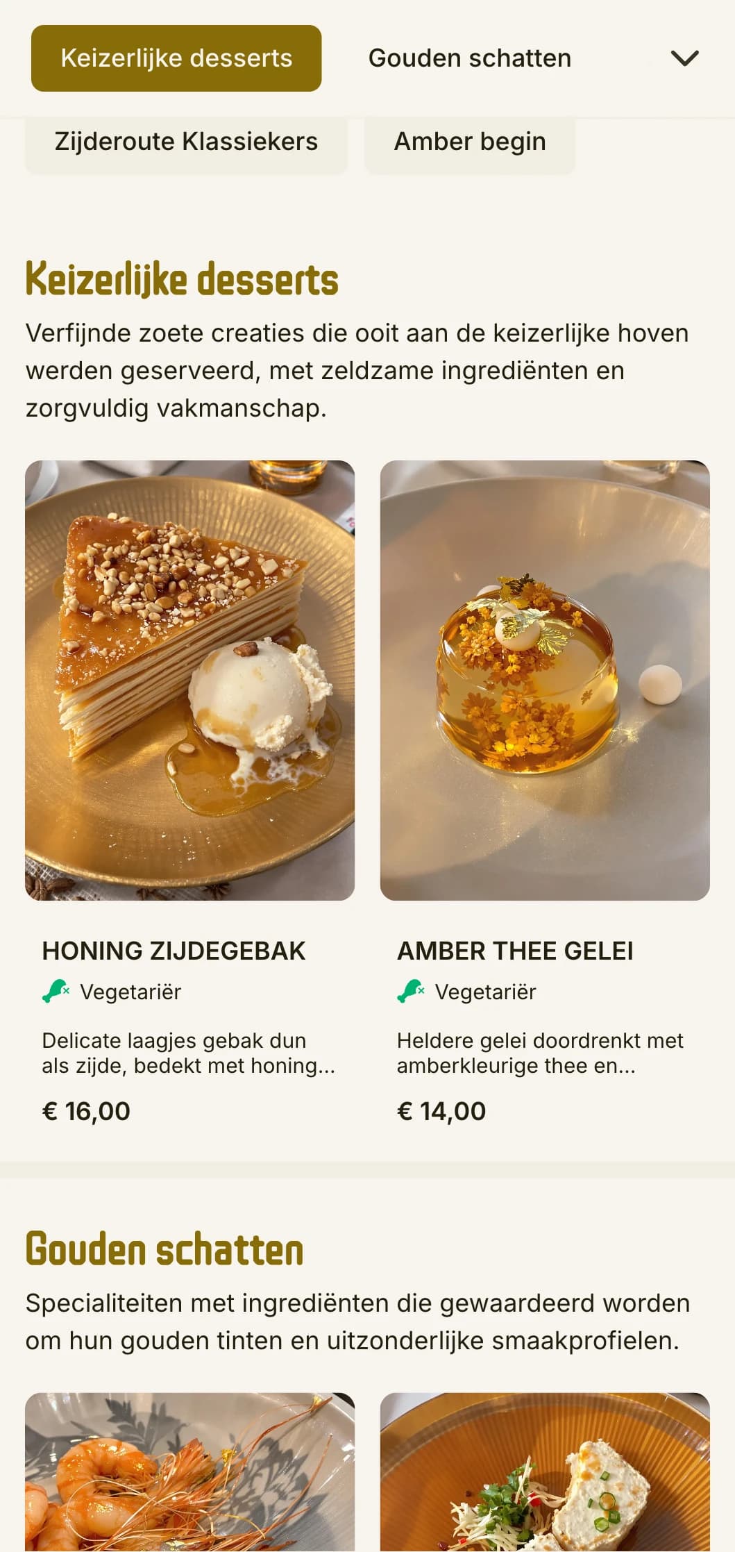 Luxueus Chinees menuontwerp met een combinatie van amber- en zijde-esthetiek, met warme tinten voor verfijnd dineren.