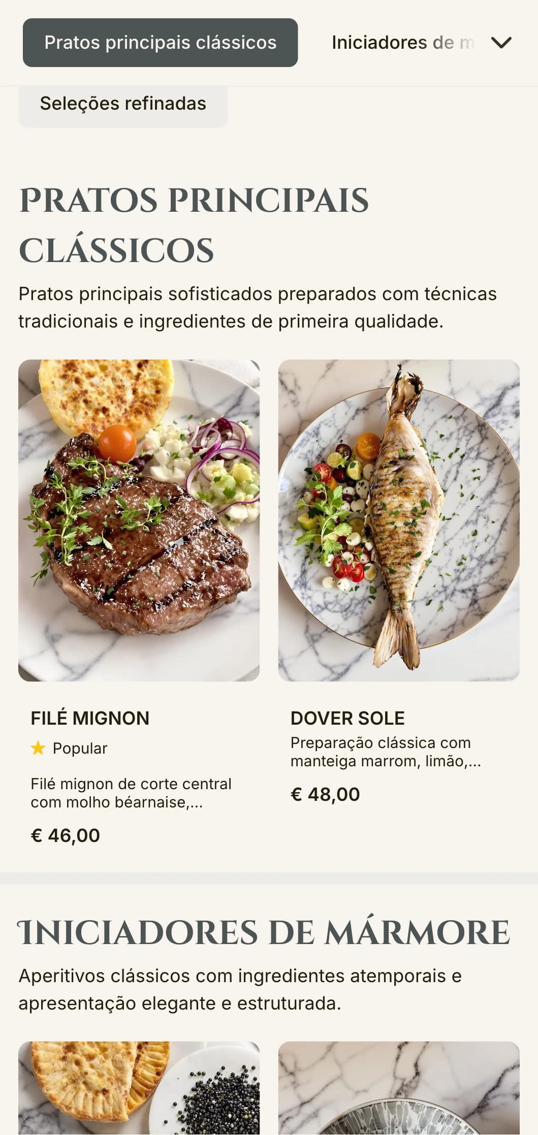 Um menu de jantar elegante com texturas de mármore e elementos de design clássico, perfeito para estabelecimentos gastronômicos sofisticados.