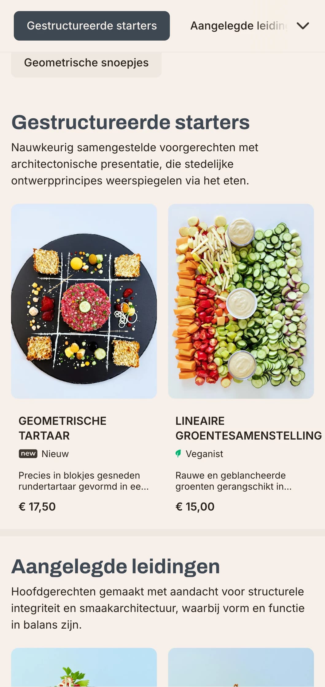 Gedurfd, architectonisch lunchmenu-ontwerp met sterke lijnen en stedelijke elementen, ideaal voor eigentijdse restaurants in zakenwijken en moderne ontwikkelingen.