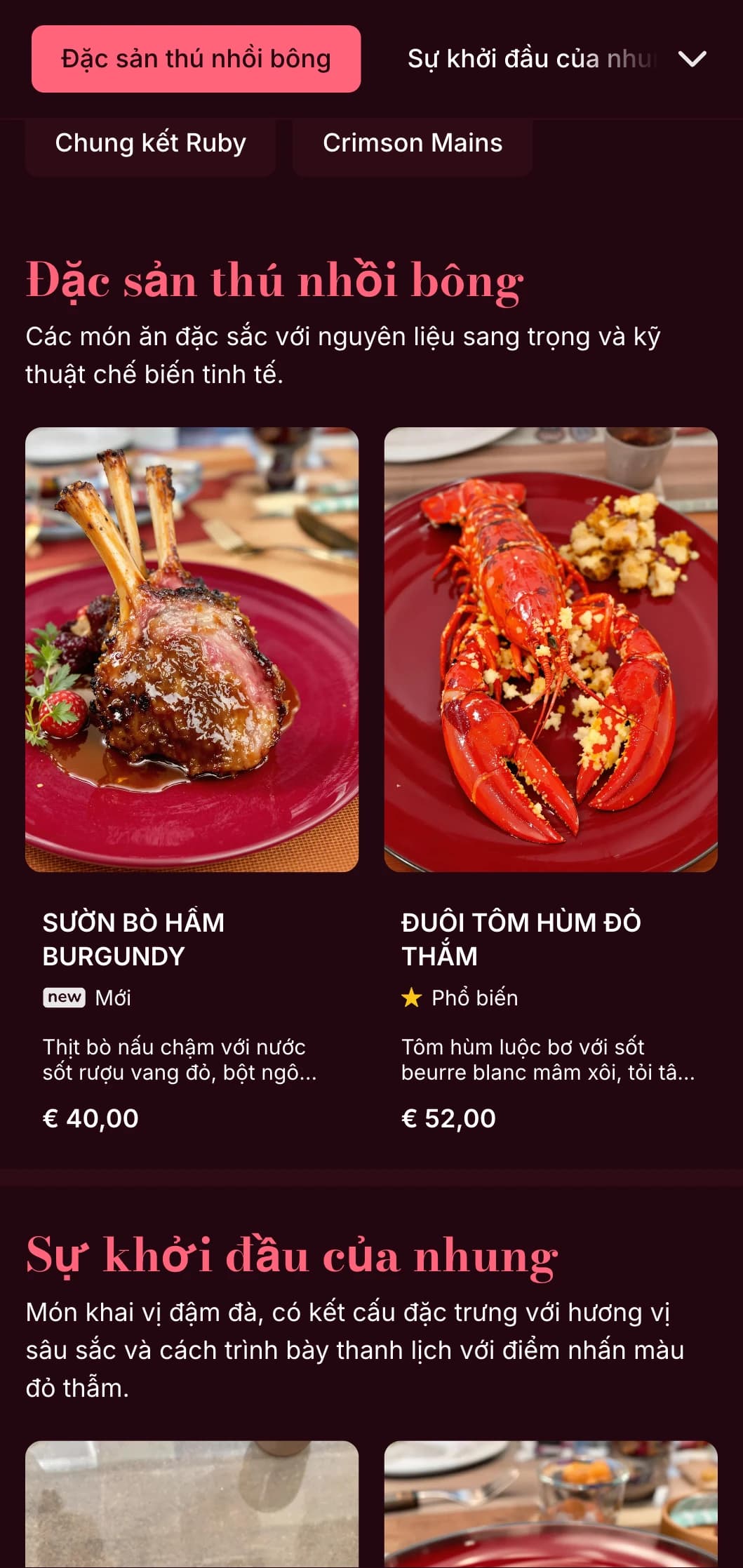 Thực đơn tối sang trọng, mềm mại với tông màu đỏ đậm và kết cấu tinh tế, được thiết kế cho trải nghiệm ăn uống sang trọng, thân mật.