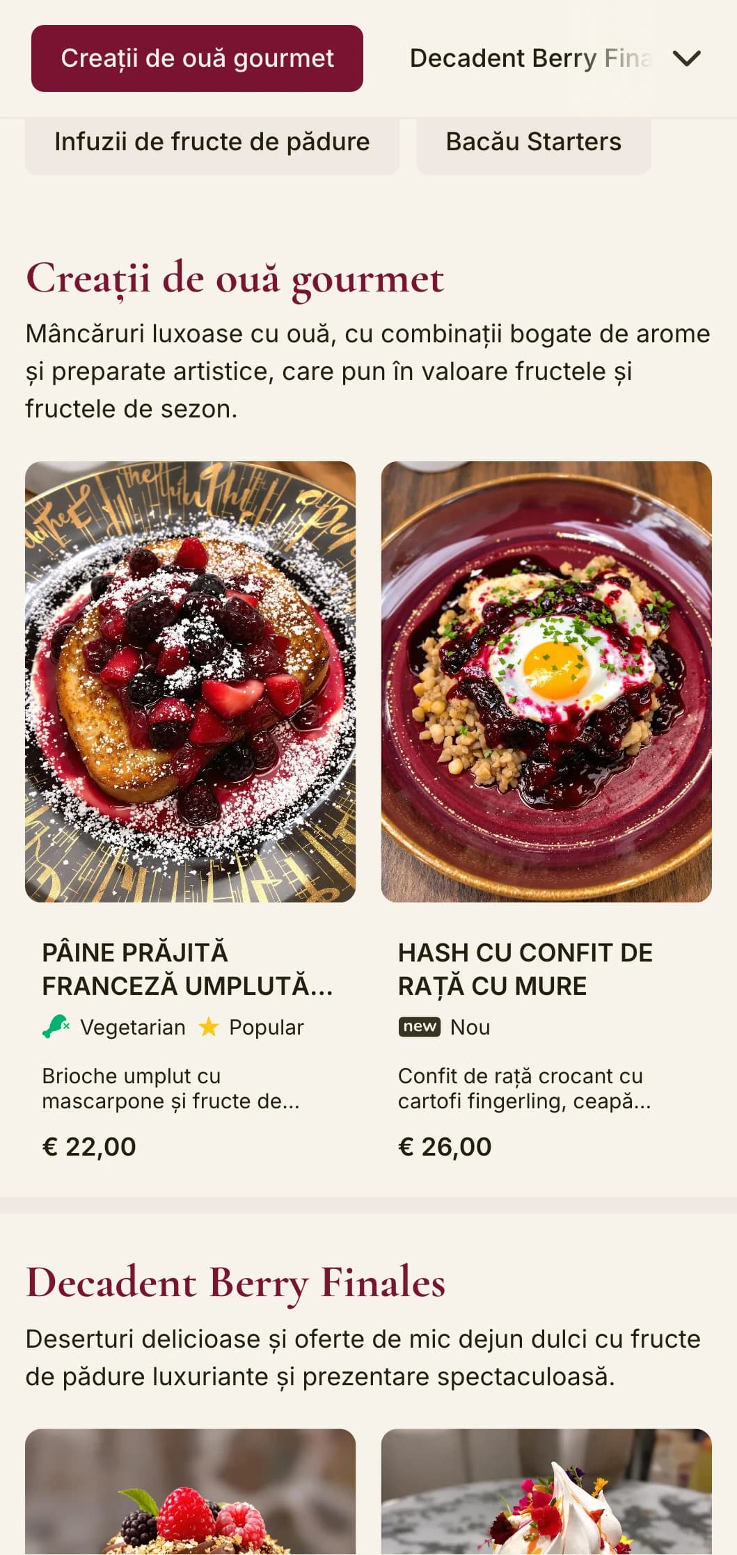 Șablon de brunch vibrant, cu tonuri bogate de fructe de pădure și tipografie elegantă, conceput pentru cafenele cu mâncăruri caracteristice cu fructe.