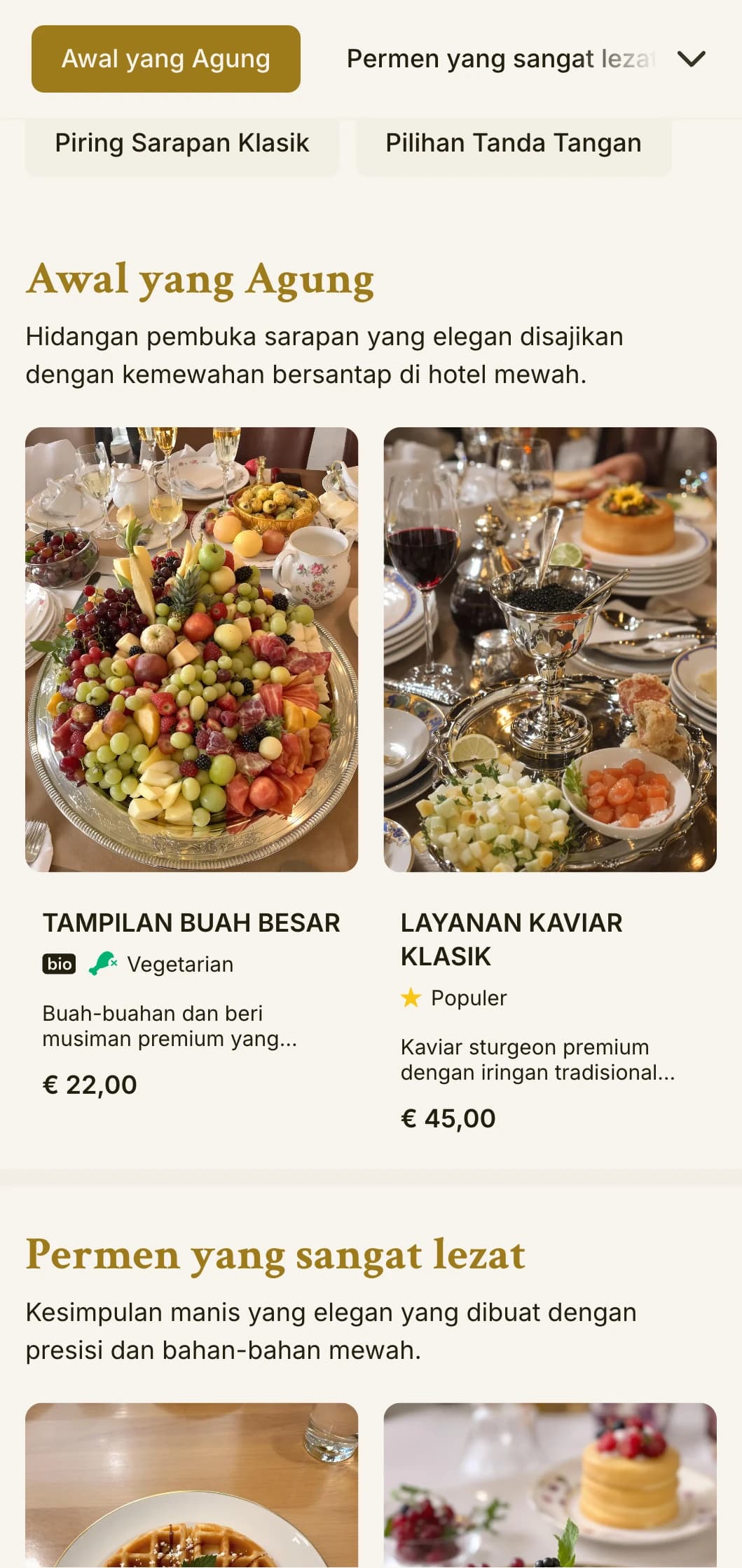 Santap pagi yang mewah dengan bahan-bahan premium dan presentasi elegan dalam tradisi hotel yang megah.