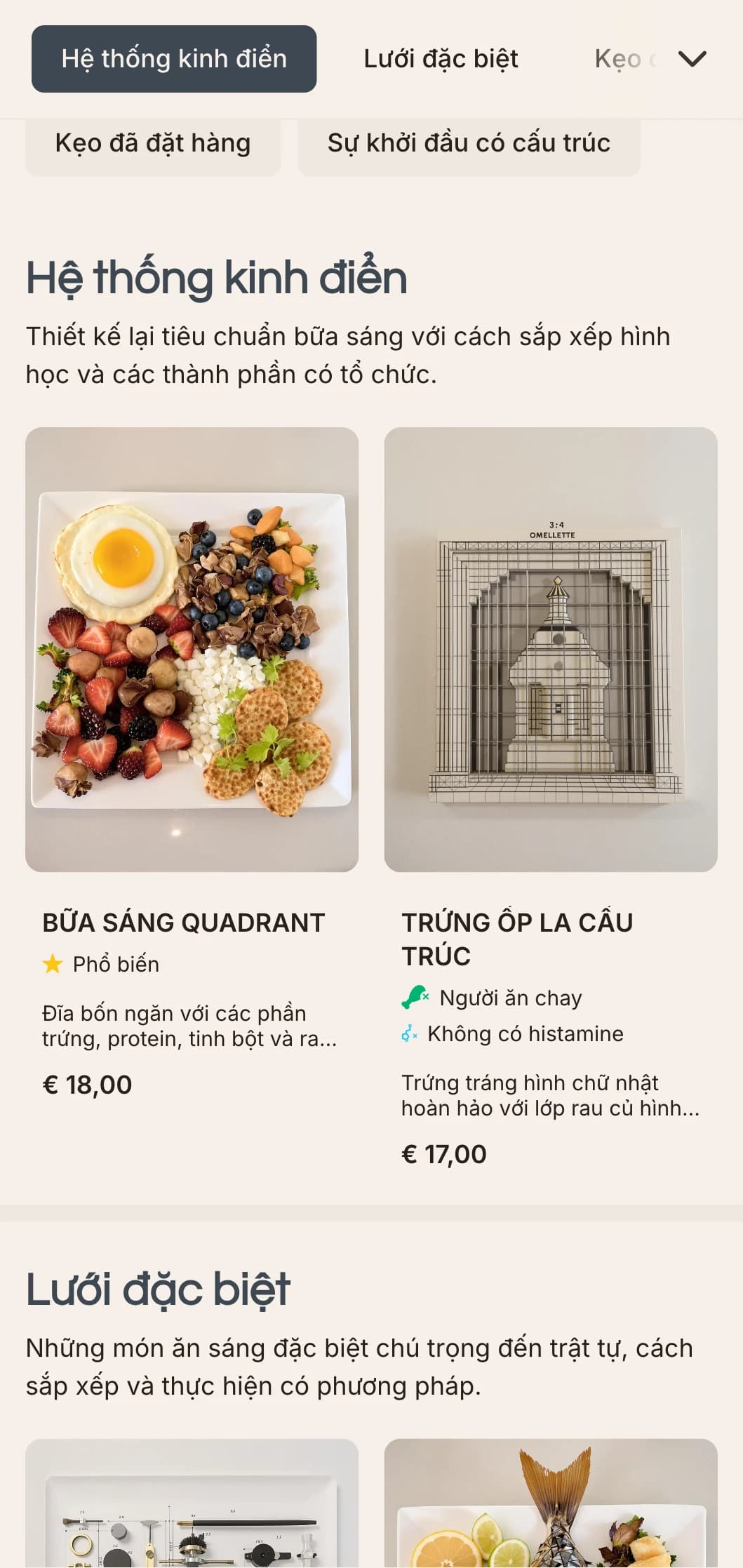 Các món ăn buổi sáng được sắp xếp chính xác với cách trình bày theo từng phần và sự kết hợp hương vị hiện đại.