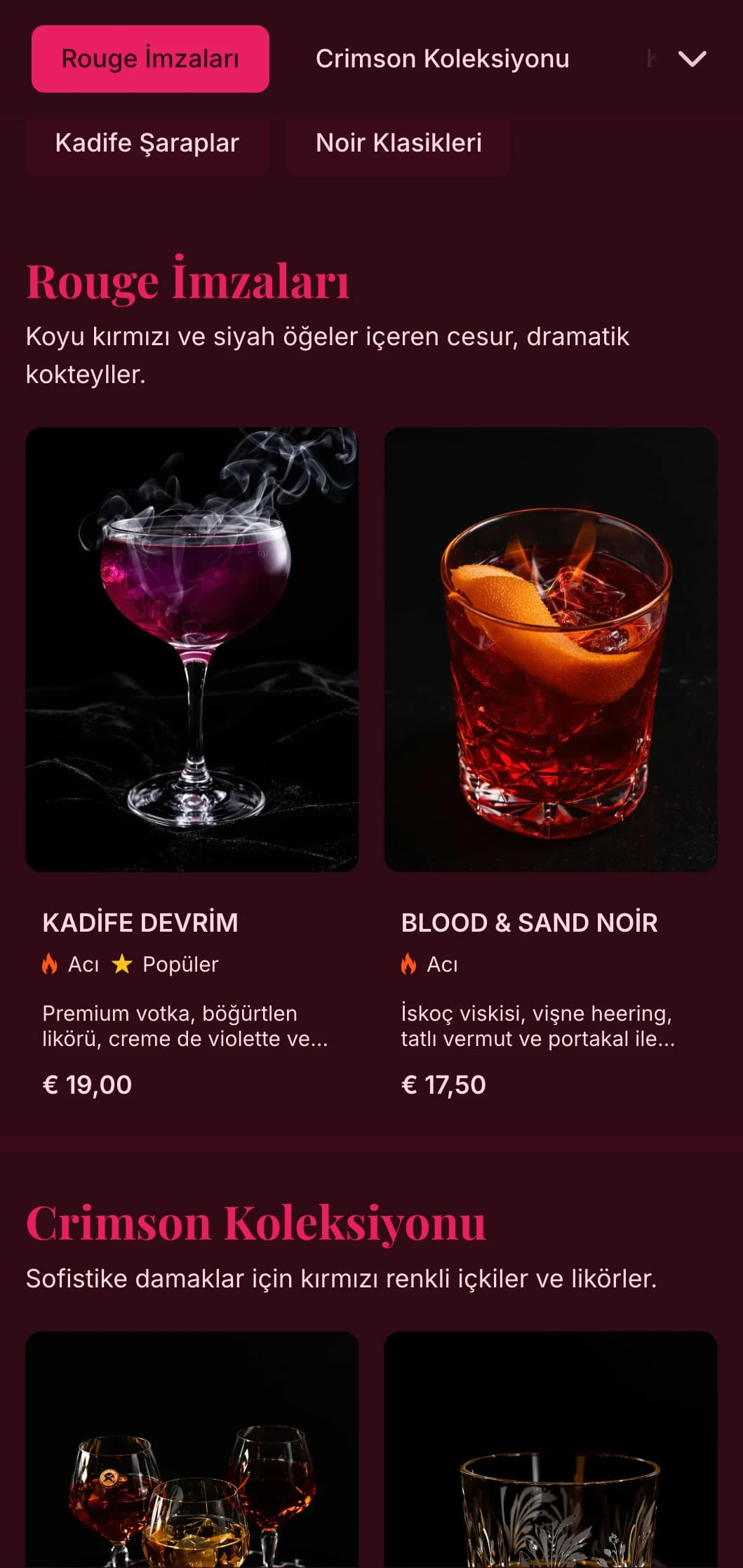 Dramatik kokteyl deneyimleri için lüks dokulara sahip cesur siyah ve kırmızı tasarım.