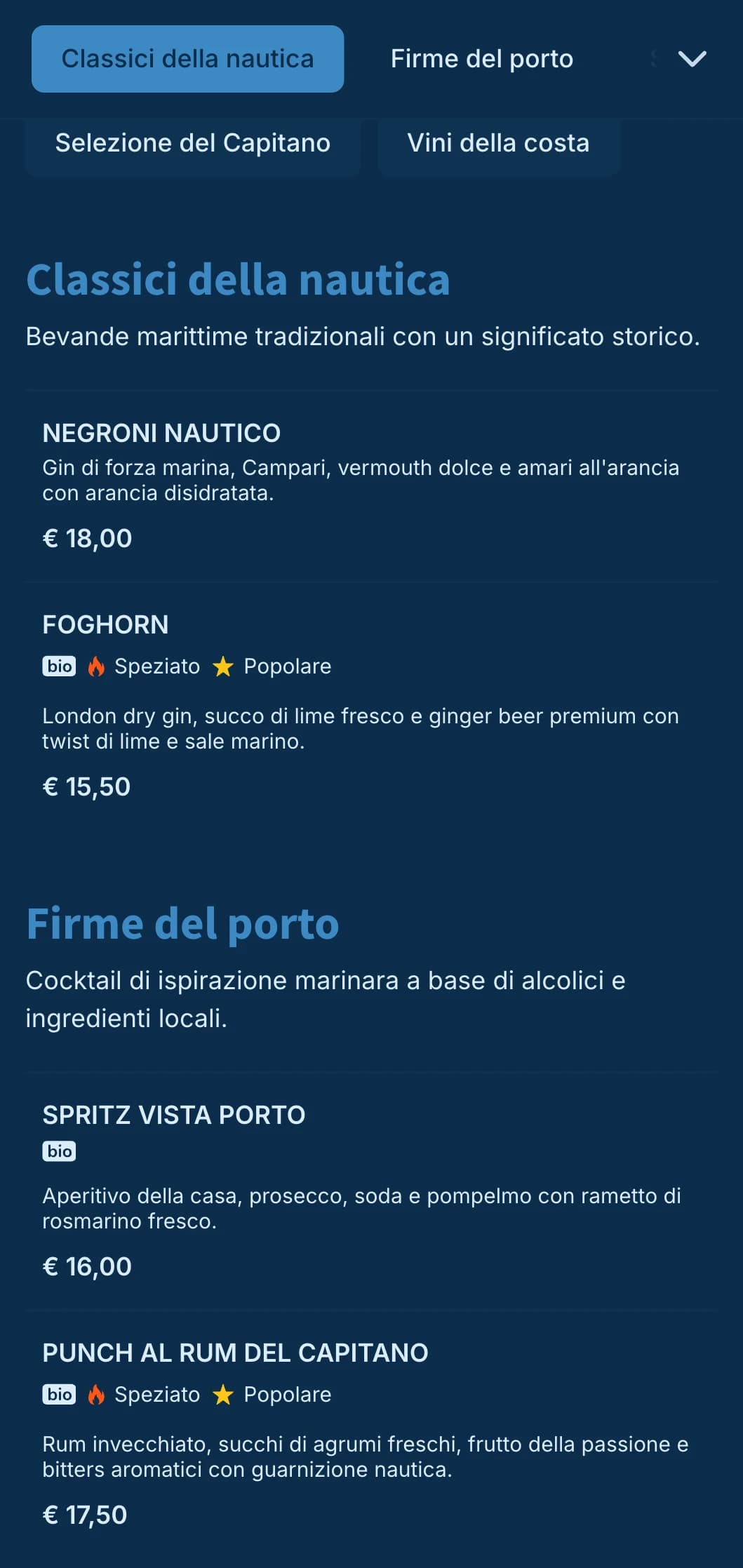 Design blu nautico con sottili elementi marittimi per cocktail bar sul lungomare.