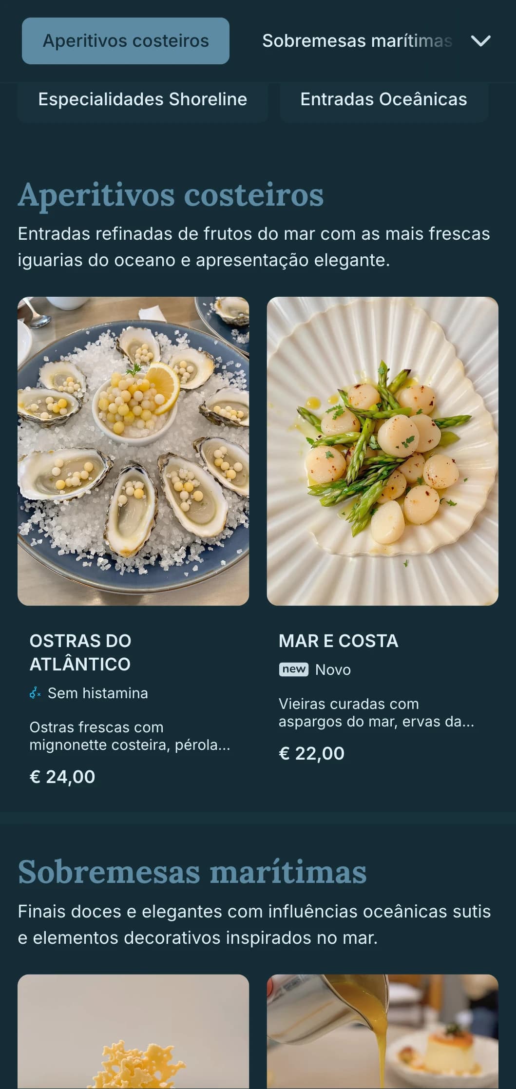 Elegância litorânea sofisticada que combina influências náuticas com uma estética de jantar refinada.