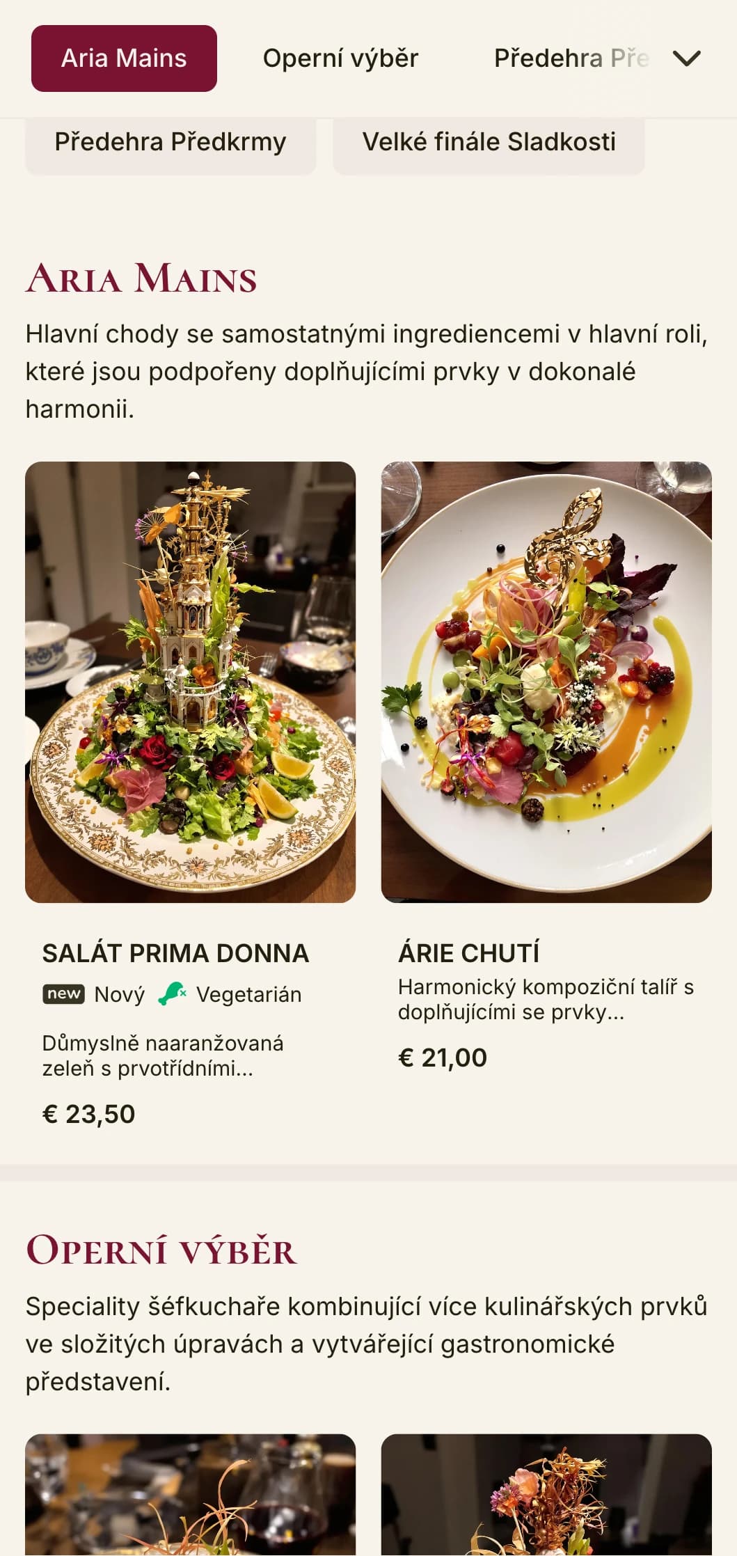 Velkolepý, hudbou inspirovaný design poledního menu s operními prvky a dramatickým uspořádáním, vhodný pro restaurace v blízkosti operních domů nebo s hudební tematikou.