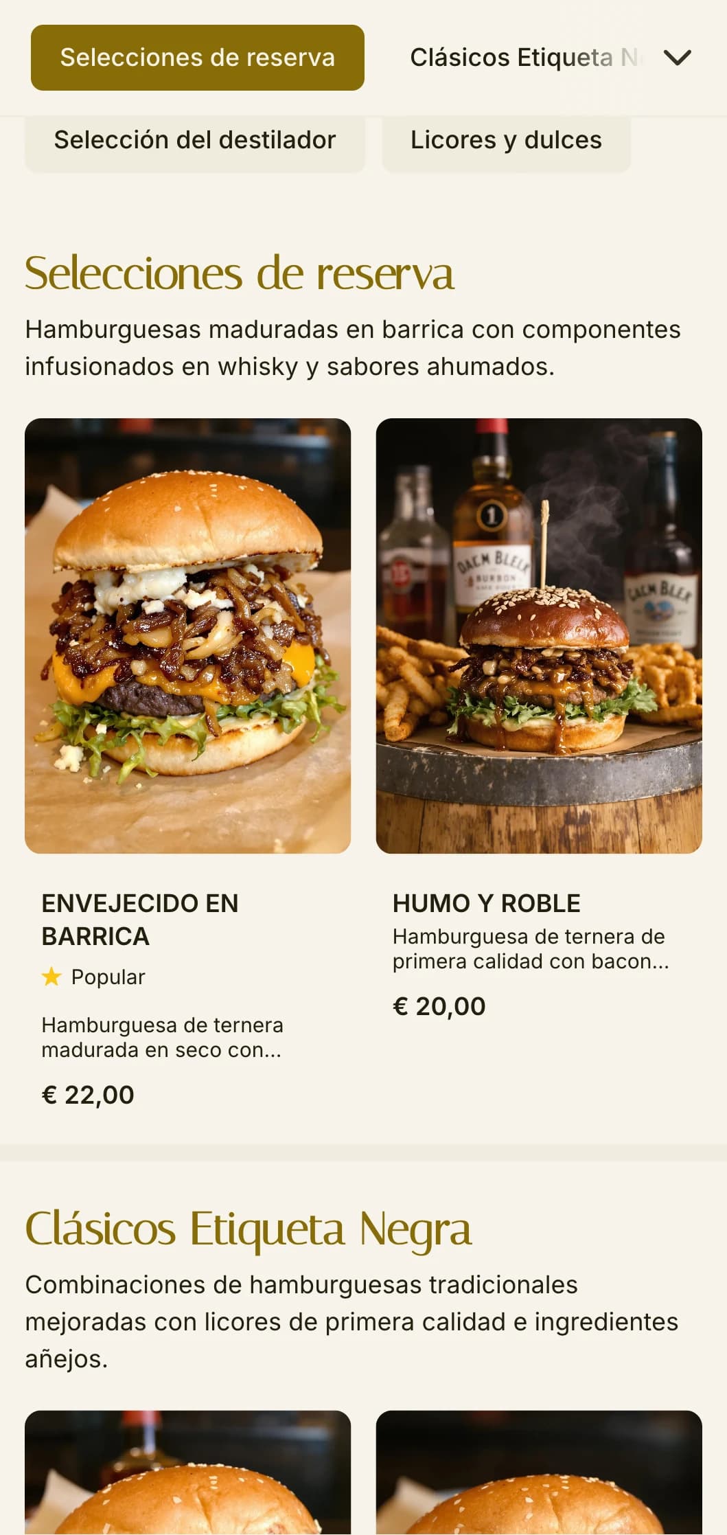 Hamburguesería premium inspirada en el whisky, con detalles de madera oscura y cuero.