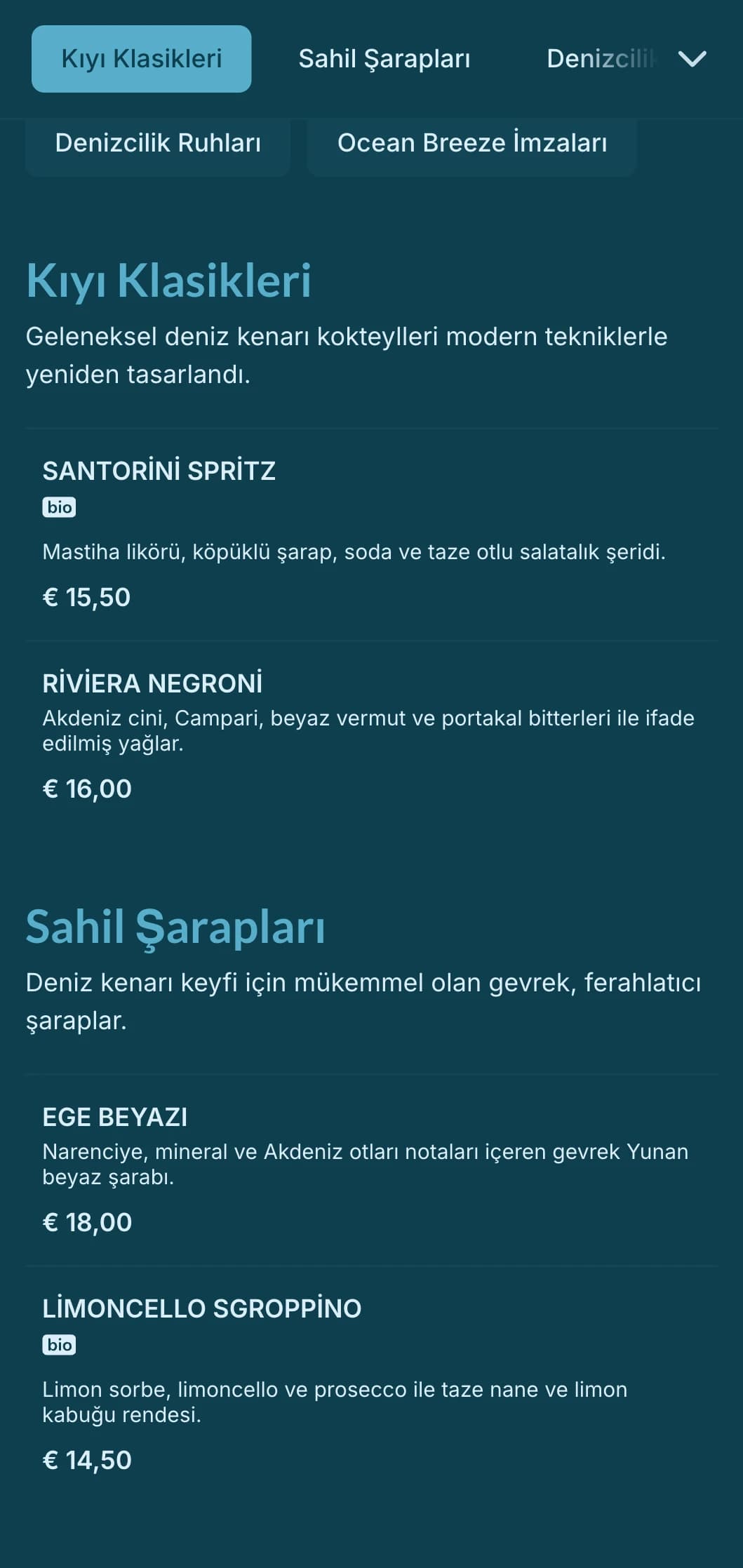 Sahil kenarındaki kokteyl mekanları için okyanus rüzgarlarından ilham alan açık, havadar mavi tasarım.