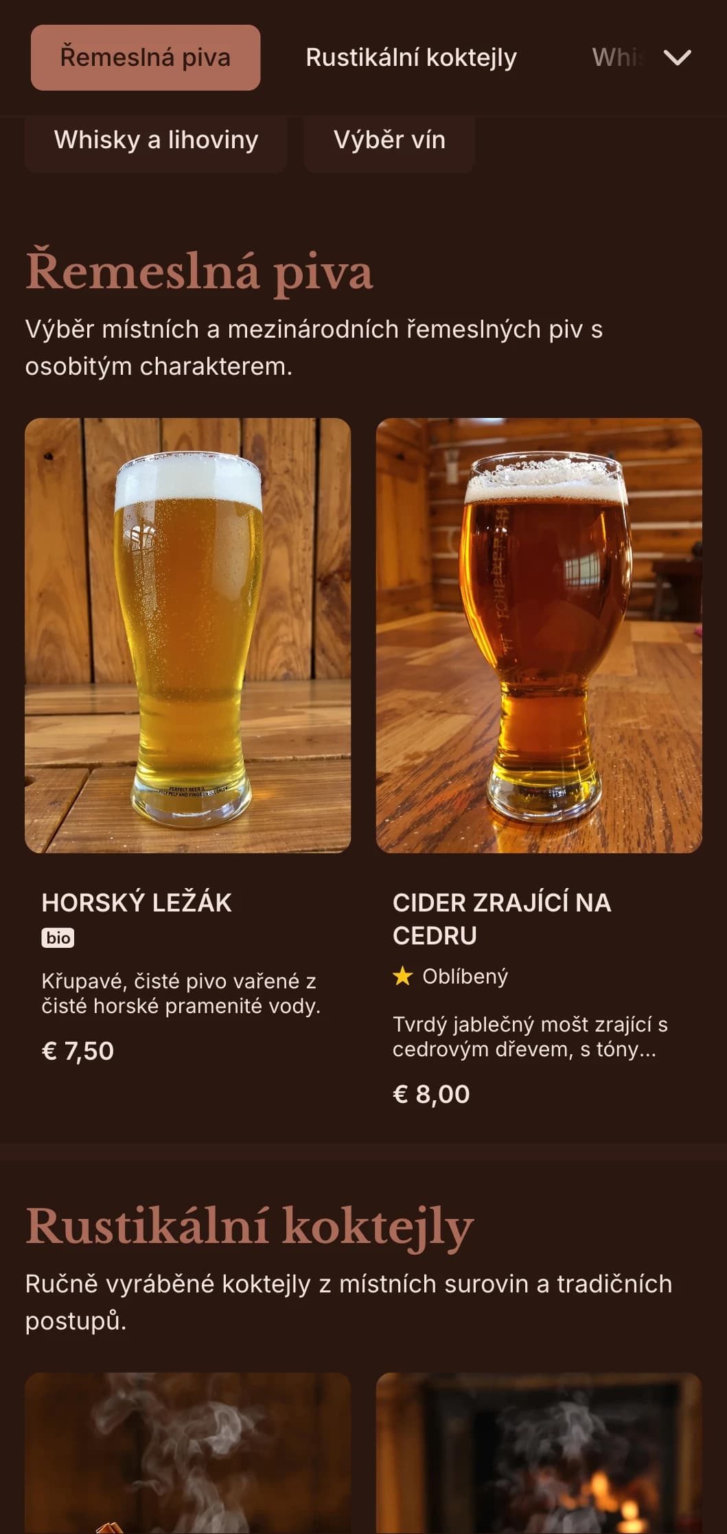 Teplé zemité tóny s klasickou typografií pro útulné vinárny.