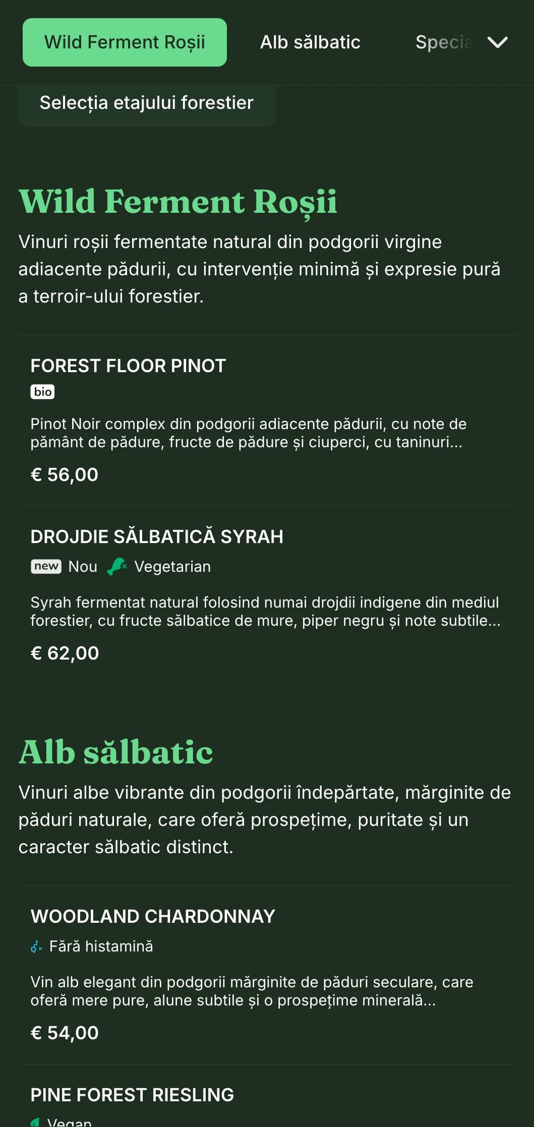 Șablon întunecat pentru lista de vinuri inspirat de natură, cu accente verzi vibrante pe fundaluri de pădure, perfect pentru restaurantele din pădure și barurile de vinuri rustice.