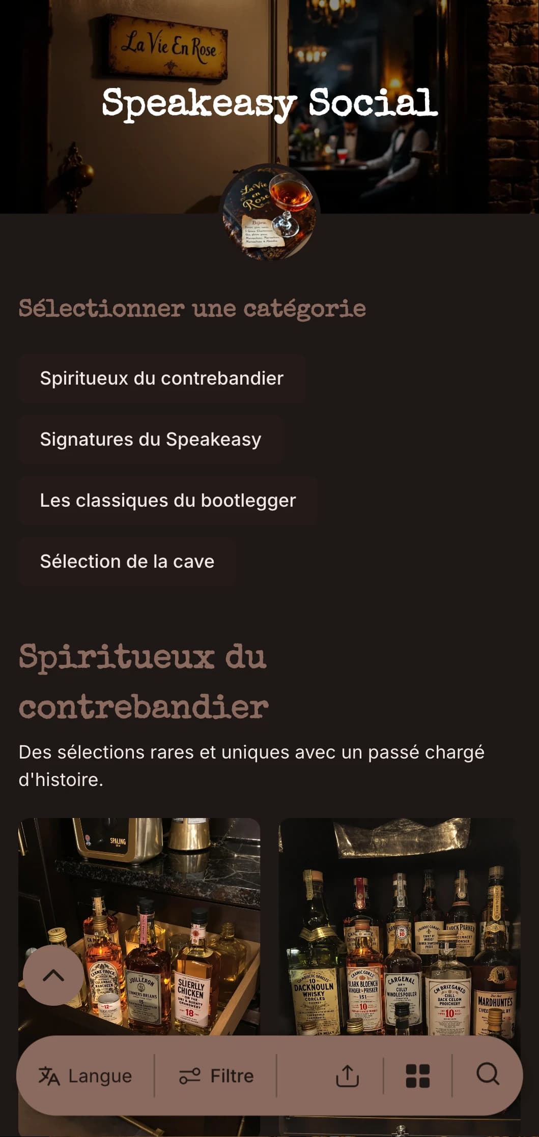 Design sombre et mystérieux avec des éléments de machines à écrire vintage pour les bars à cocktails cachés.