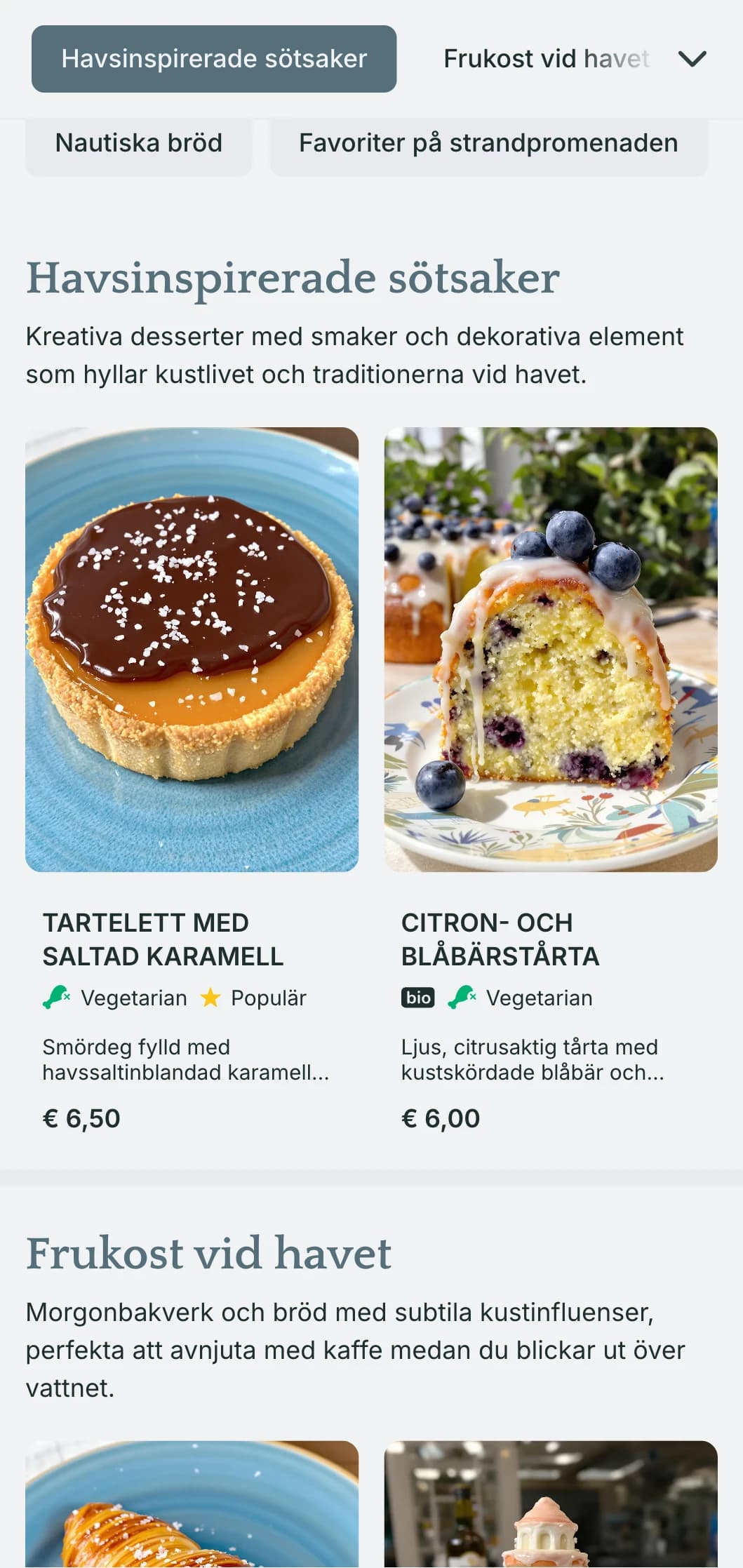 En fräsch, maritimt inspirerad meny för bagerier med kustblå toner och luftig typografi, perfekt för bagerier vid havet och kaféer i strandstäder.