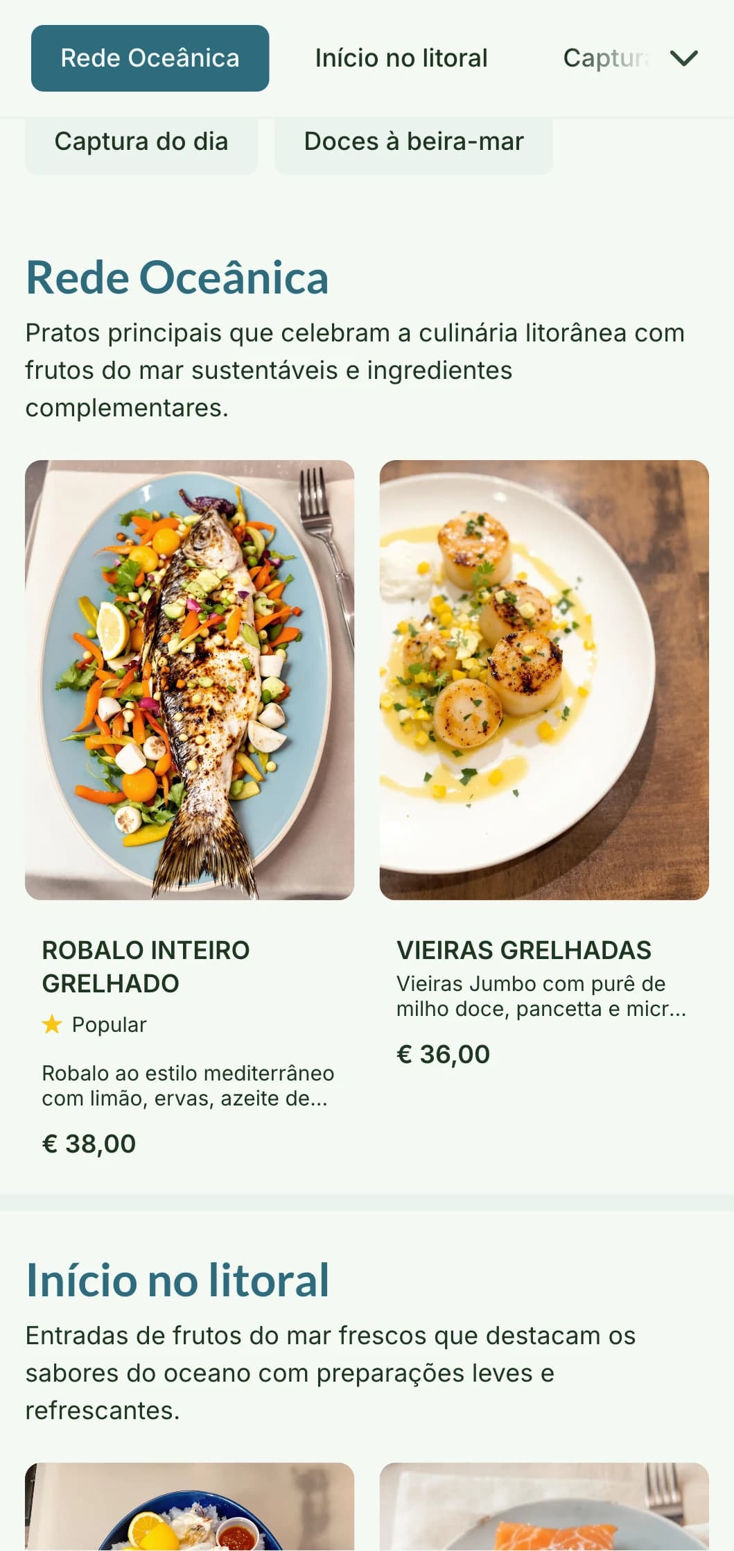 Um design de menu de jantar fresco e arejado, inspirado na vida litorânea, com azuis suaves e texturas naturais, perfeito para restaurantes de frutos do mar.