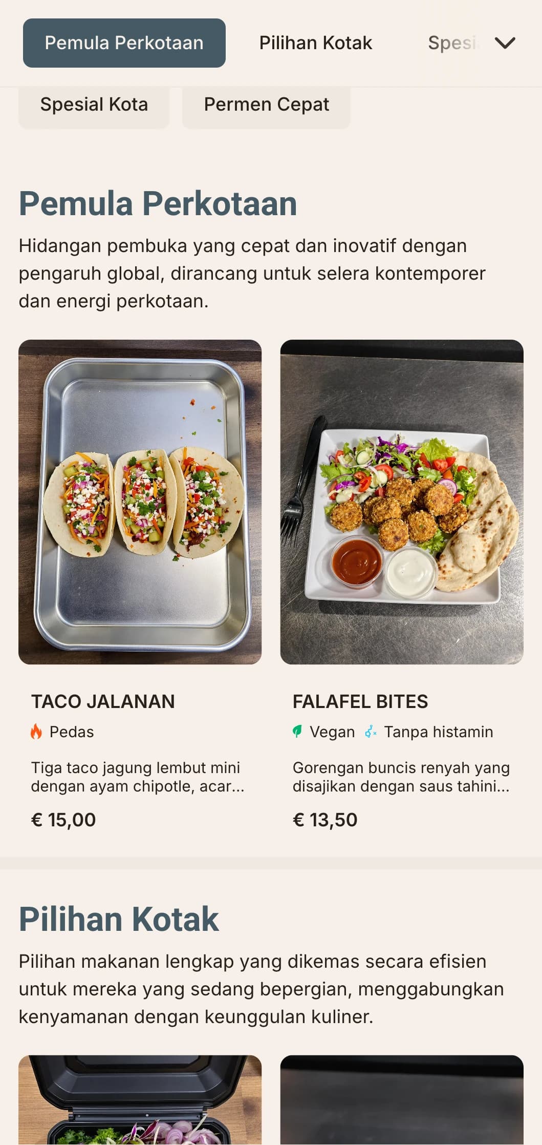 Desain menu makan siang kontemporer yang berani untuk tempat makan cepat saji, dengan tipografi dinamis dan tata letak yang efisien bagi para profesional perkotaan yang mencari hidangan makan siang berkualitas.