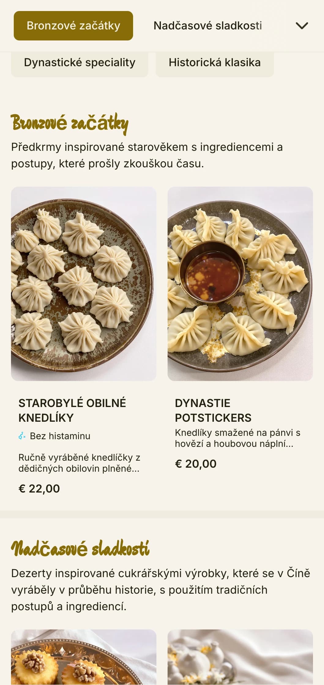 Propracovaný design čínského menu inspirovaný starověkými bronzovými artefakty s historickými prvky autentické kuchyně.
