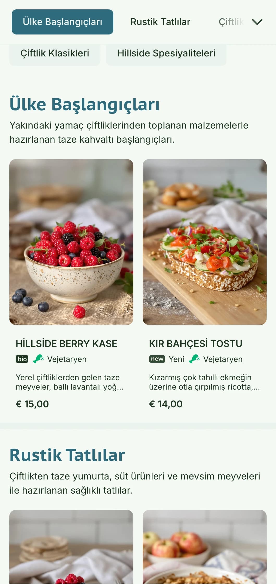 Rustik cazibeye sahip aydınlık, doğal bir sunumda taze köy malzemeleri içeren sağlıklı kahvaltı yemekleri.