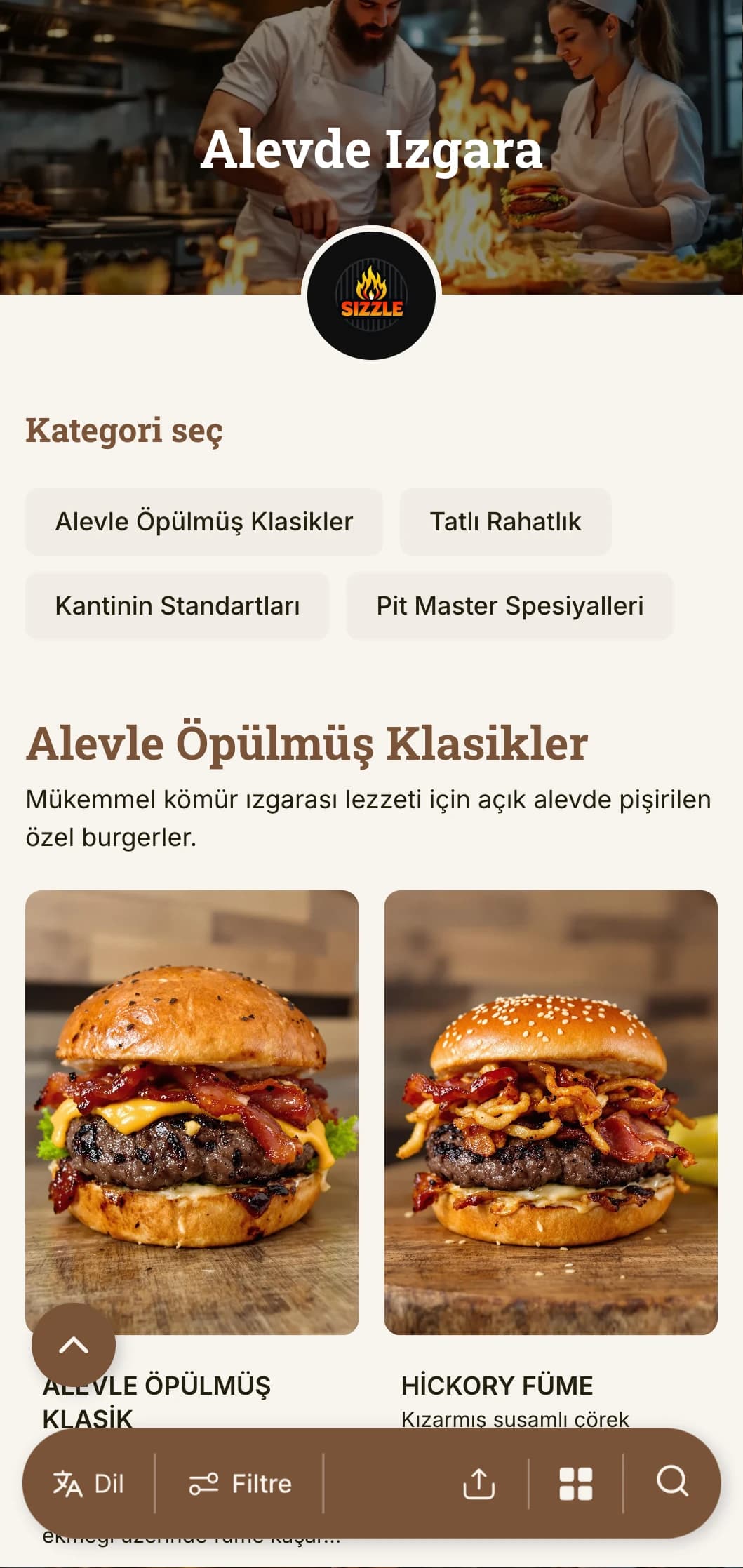 Otantik kömürde ızgara burger deneyimi için sıcak ahşap tonları ve alev vurguları içeren cesur ızgara odaklı tasarım.