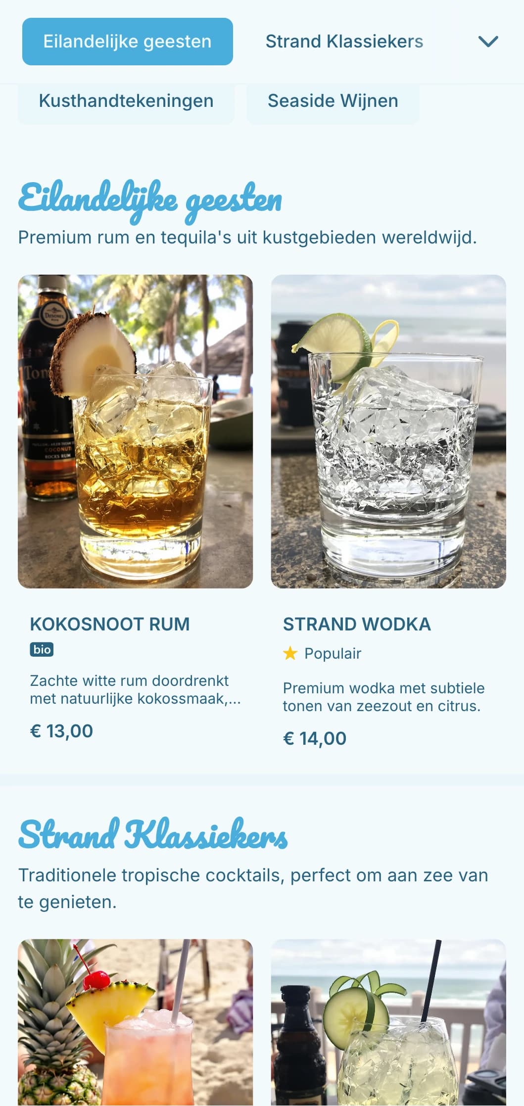 Verfrissend blauw ontwerp met kustelementen voor bars aan het strand.