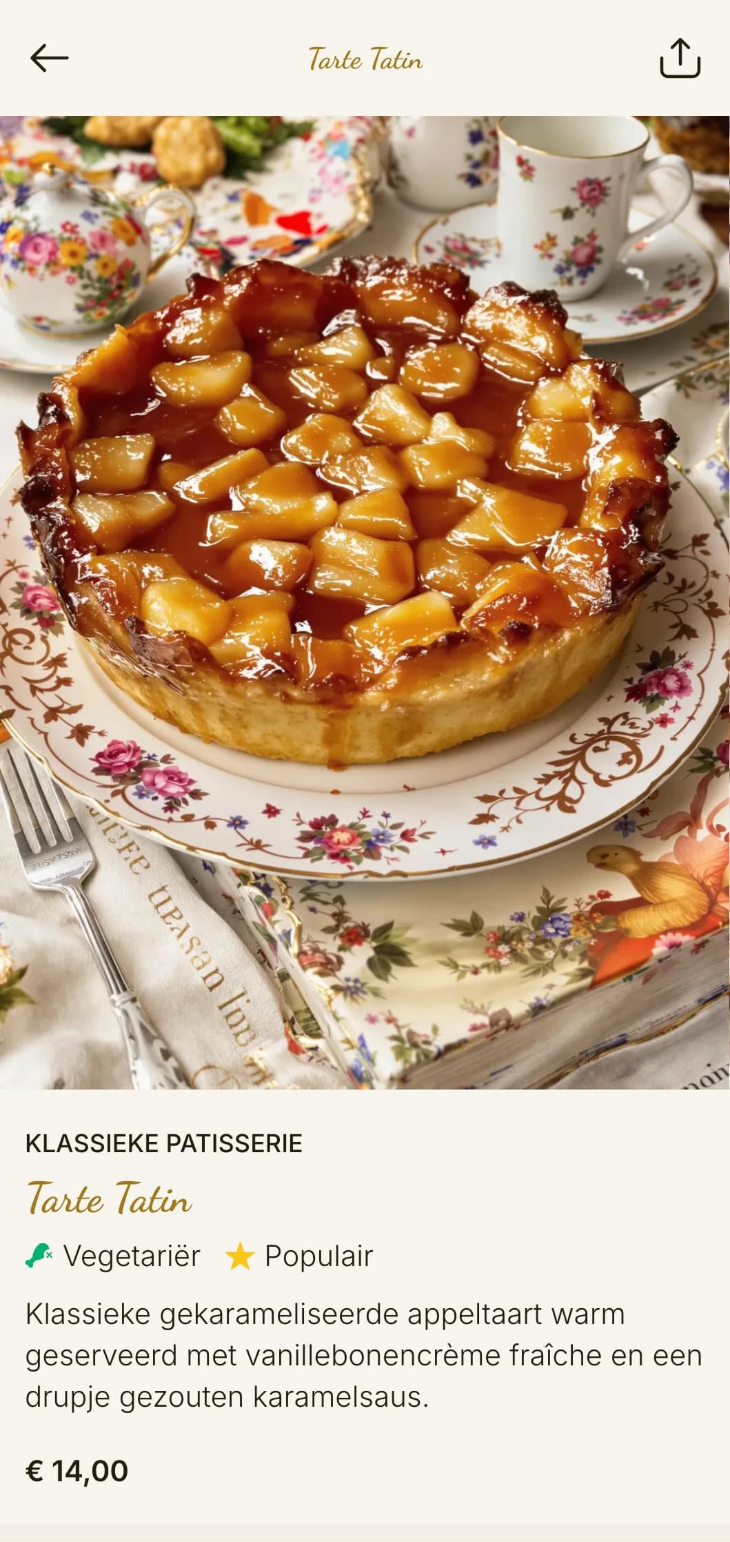 Elegante, Frans geïnspireerde brunchsjabloon met vintage elementen, ideaal voor cafés en tearooms waar gebak centraal staat.