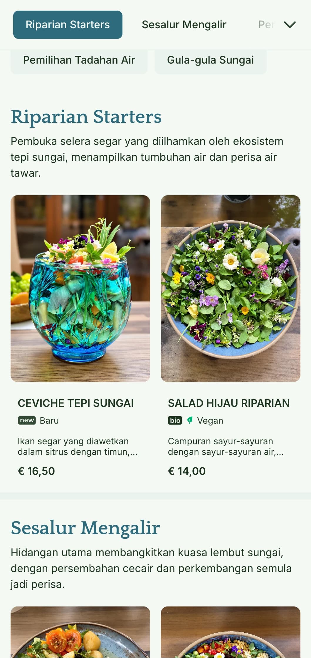 Reka bentuk menu makan tengah hari yang tenang dan berinspirasikan air dengan unsur mengalir dan rona sejuk, sesuai untuk restoran dengan pemandangan tepi sungai atau lokasi bersebelahan dengan air.