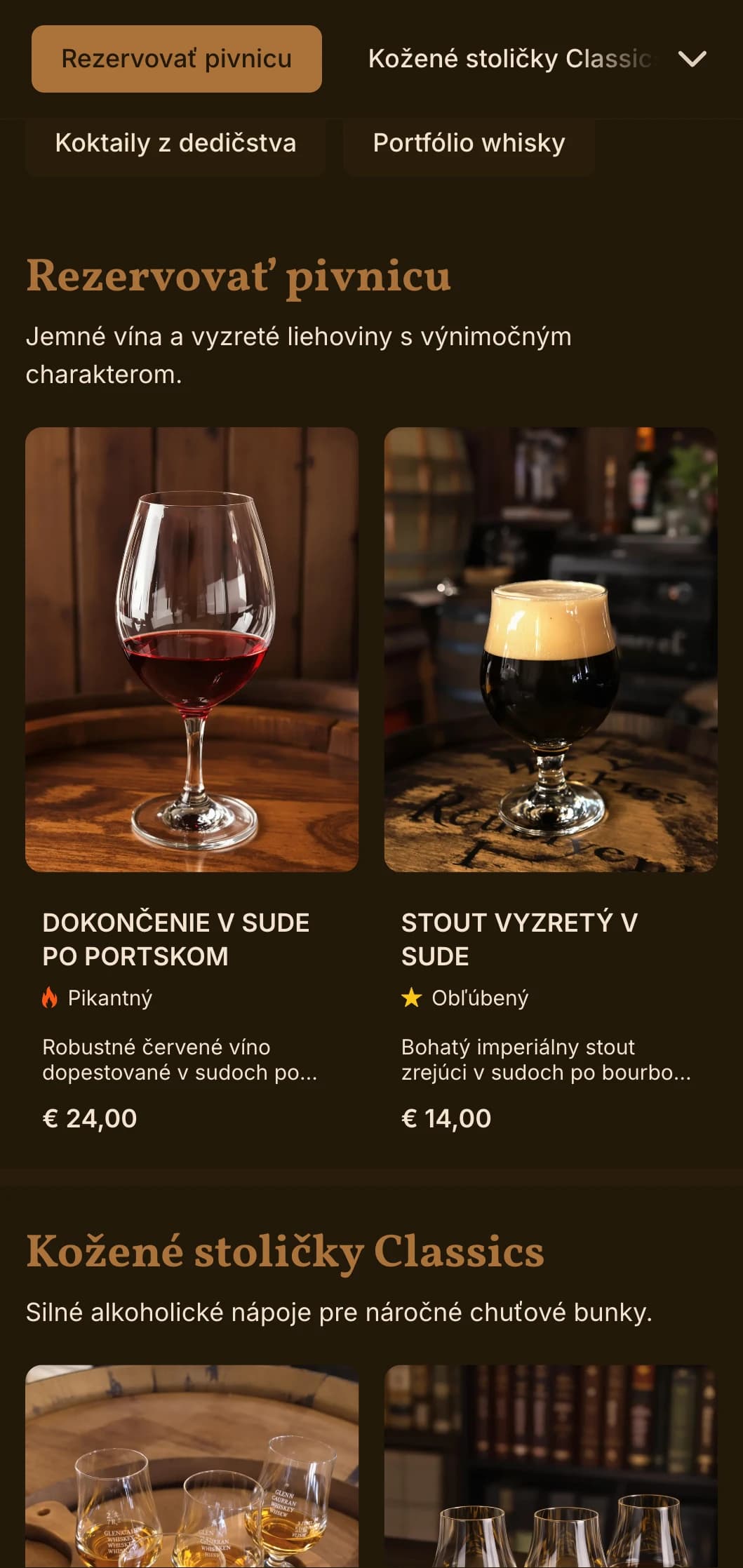 Bohatý orechovo hnedý dizajn s textúrou kože pre tradičné duchovné salóny.