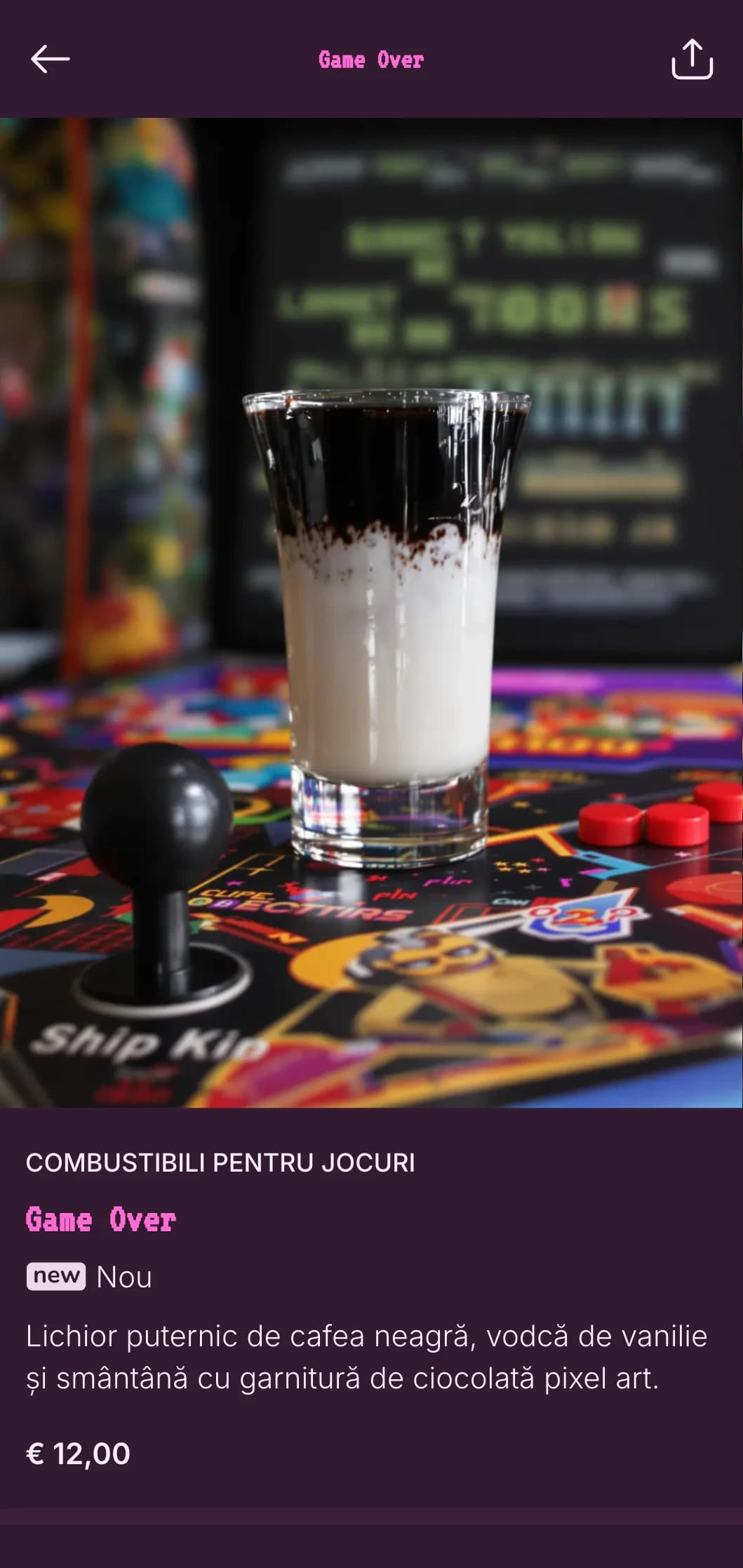 Design cu neon violet îndrăzneț inspirat de estetica arcadei anilor '80 pentru baruri tematice.