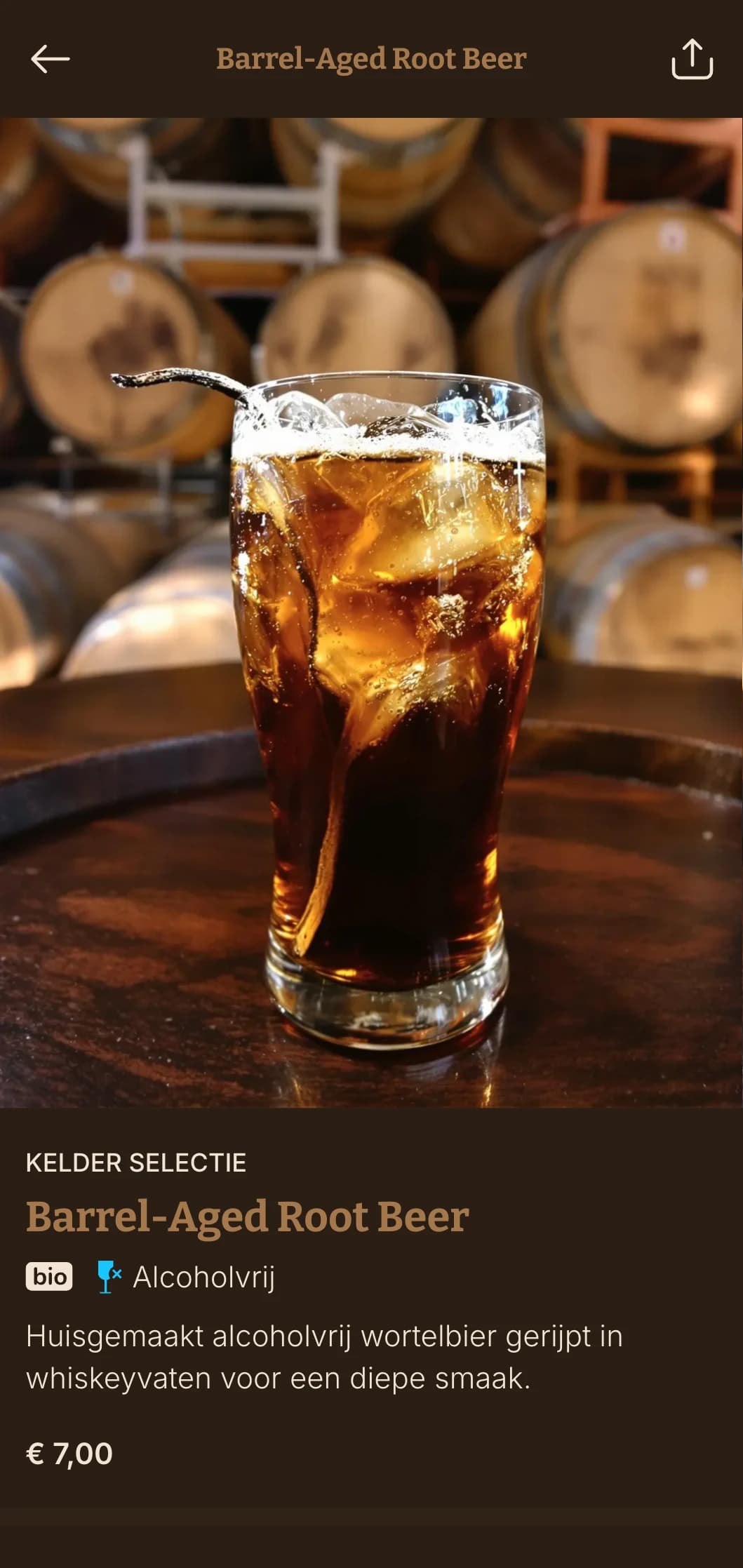 Op bruin hout geïnspireerd ontwerp voor ambachtelijke bier- en whiskyzaken.
