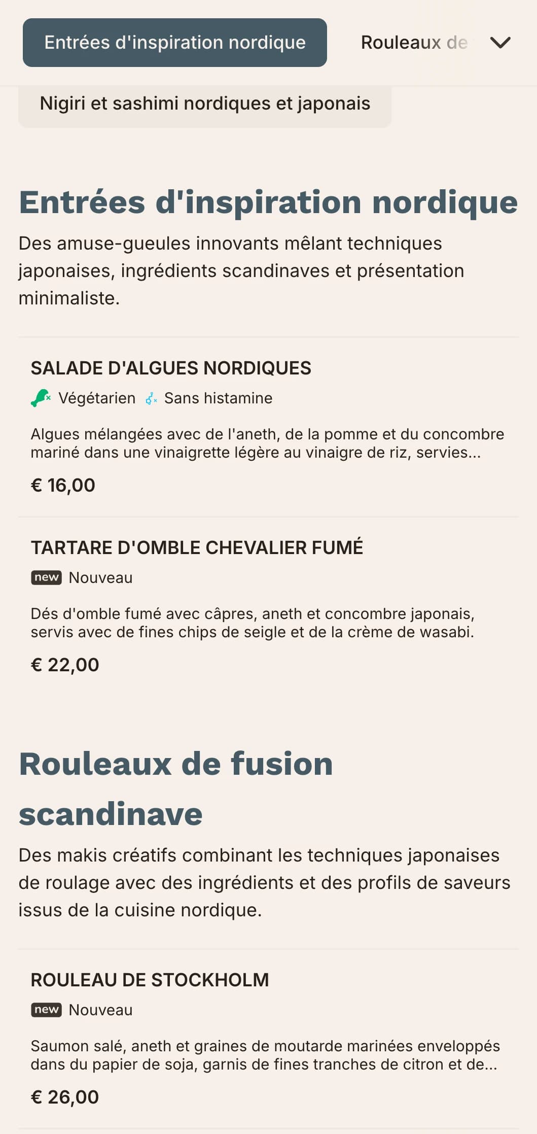 Menu de sushi fusion contemporain combinant les traditions japonaises et le minimalisme scandinave, avec des lignes épurées et des bleus sourds.