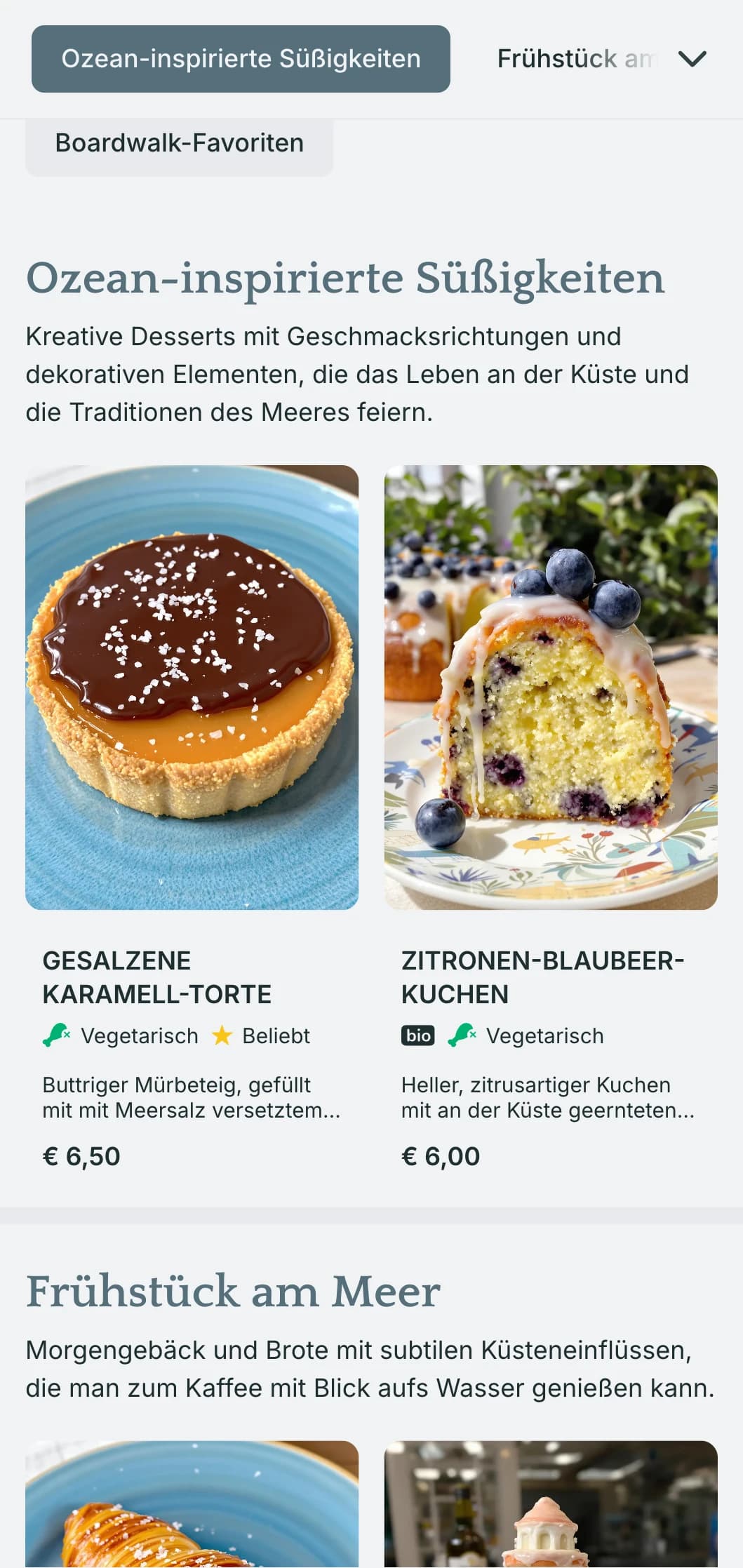 Ein frisches, maritim inspiriertes Design für die Speisekarte einer Bäckerei mit küstennahen Blautönen und luftiger Typografie, perfekt für Bäckereien am Meer und Cafés in Strandstädten.