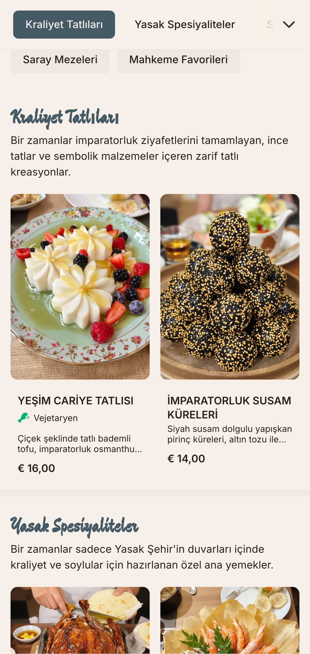 Pekin'in Yasak Şehir mimarisinden esinlenen sofistike Çin menü tasarımı, kaliteli yemek deneyimleri için imparatorluk motifleri içerir.