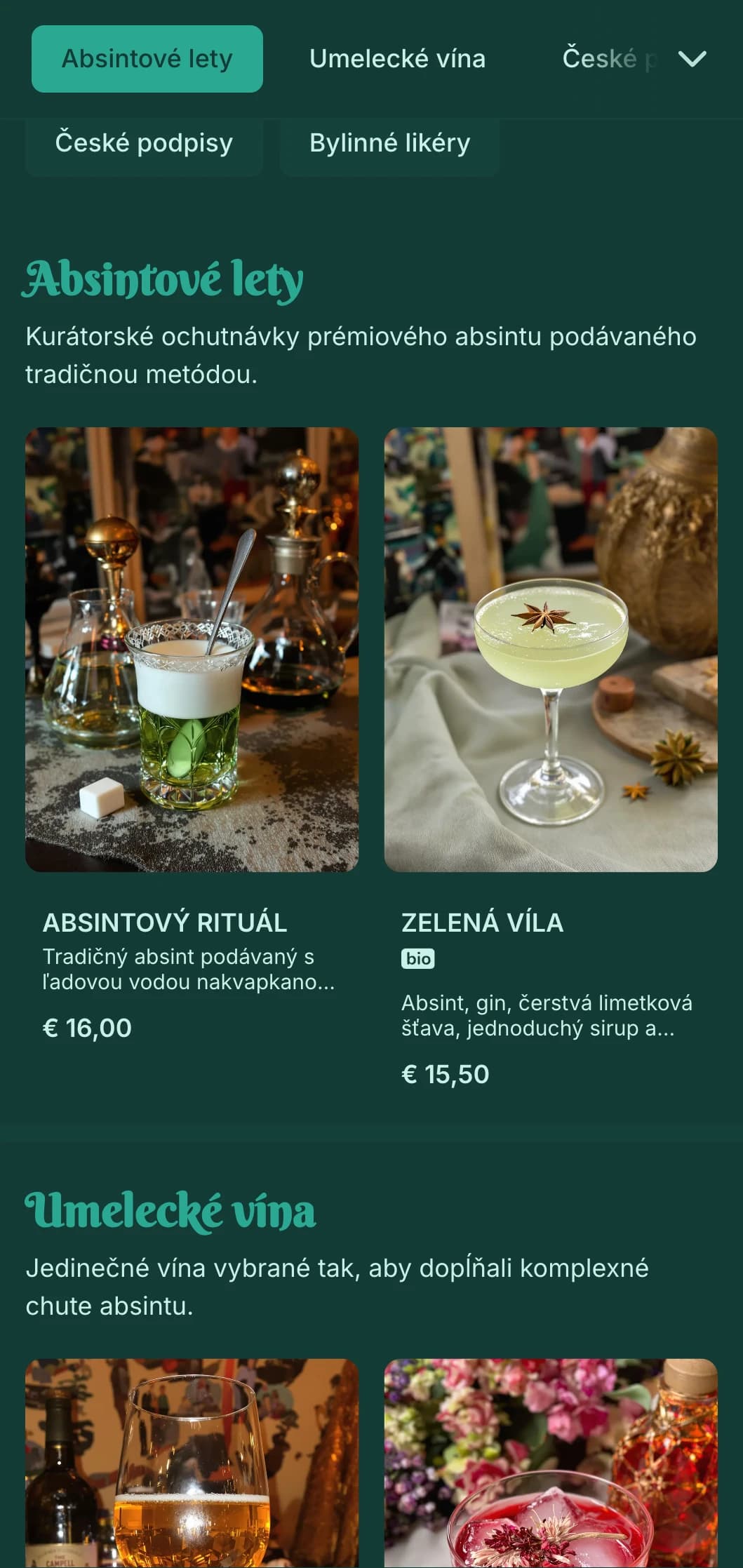 Smaragdovo zelený dizajn so secesnými prvkami pre absintové a liehovinové salóny.