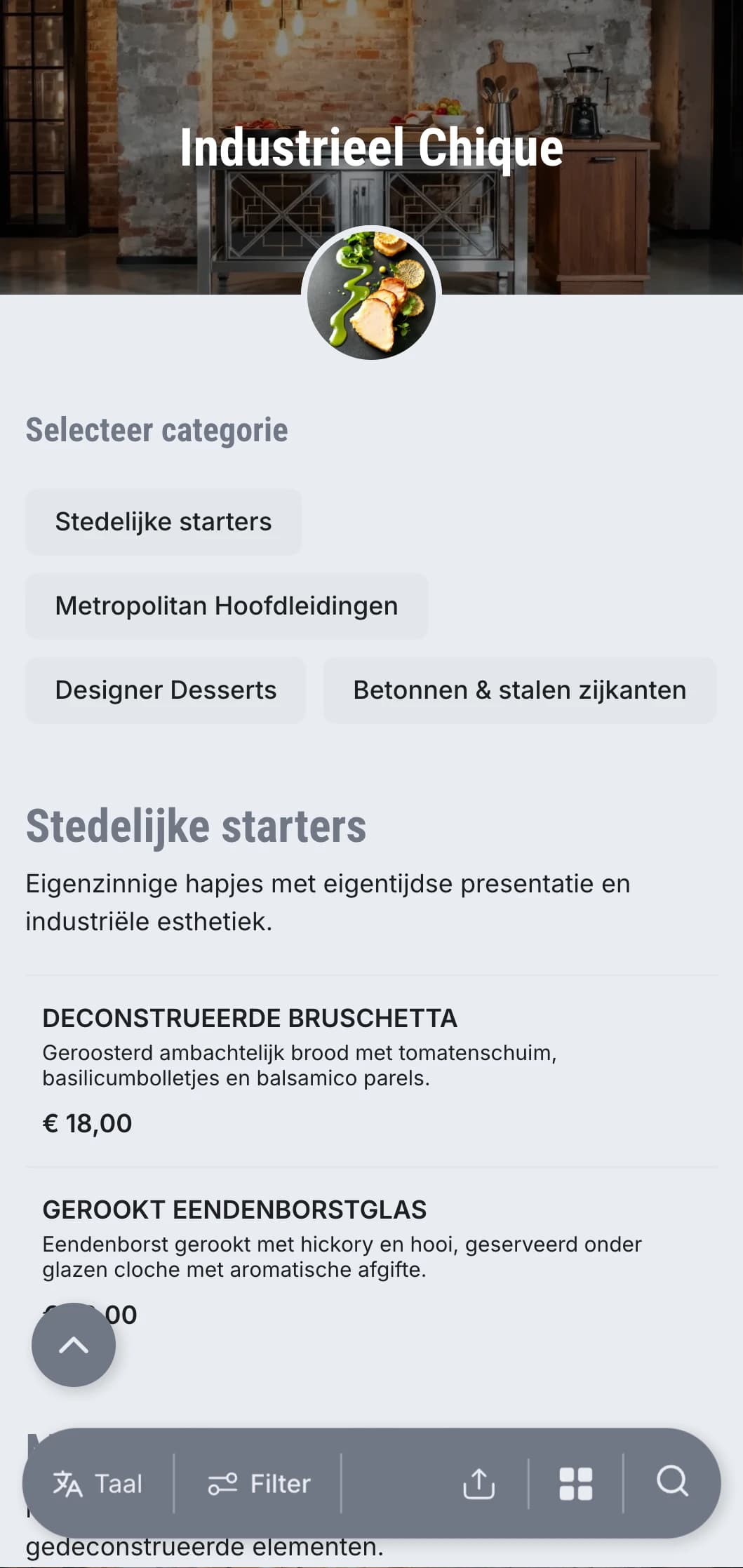 Rauwe, strakke cateringpresentatie met moderne stedelijke esthetiek, metalen elementen en betonnen texturen voor magazijnevenementen en galerieopeningen.