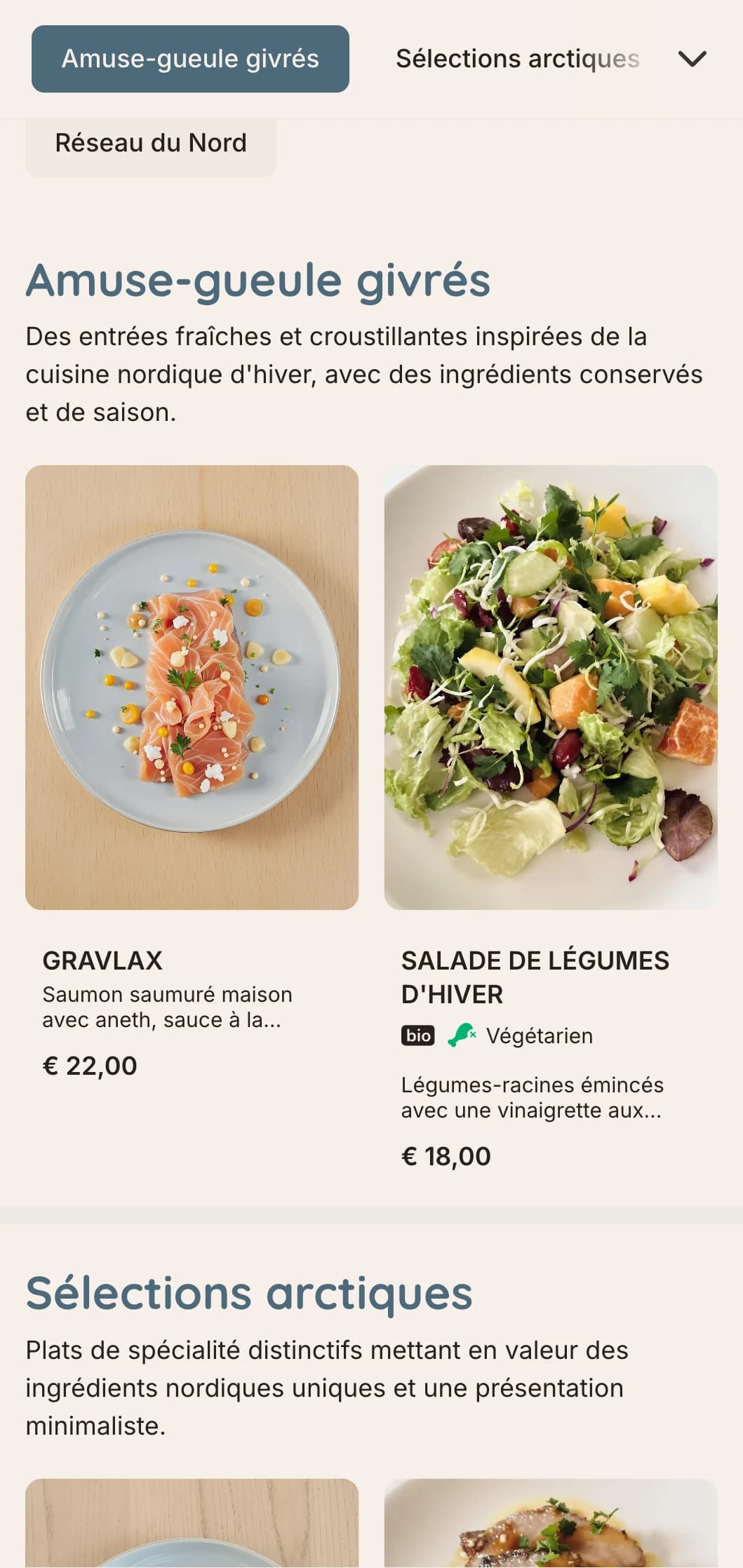 Un menu de dîner frais et net aux influences hivernales scandinaves, avec des tons bleu glacier et des lignes épurées, parfaits pour la cuisine nordique.