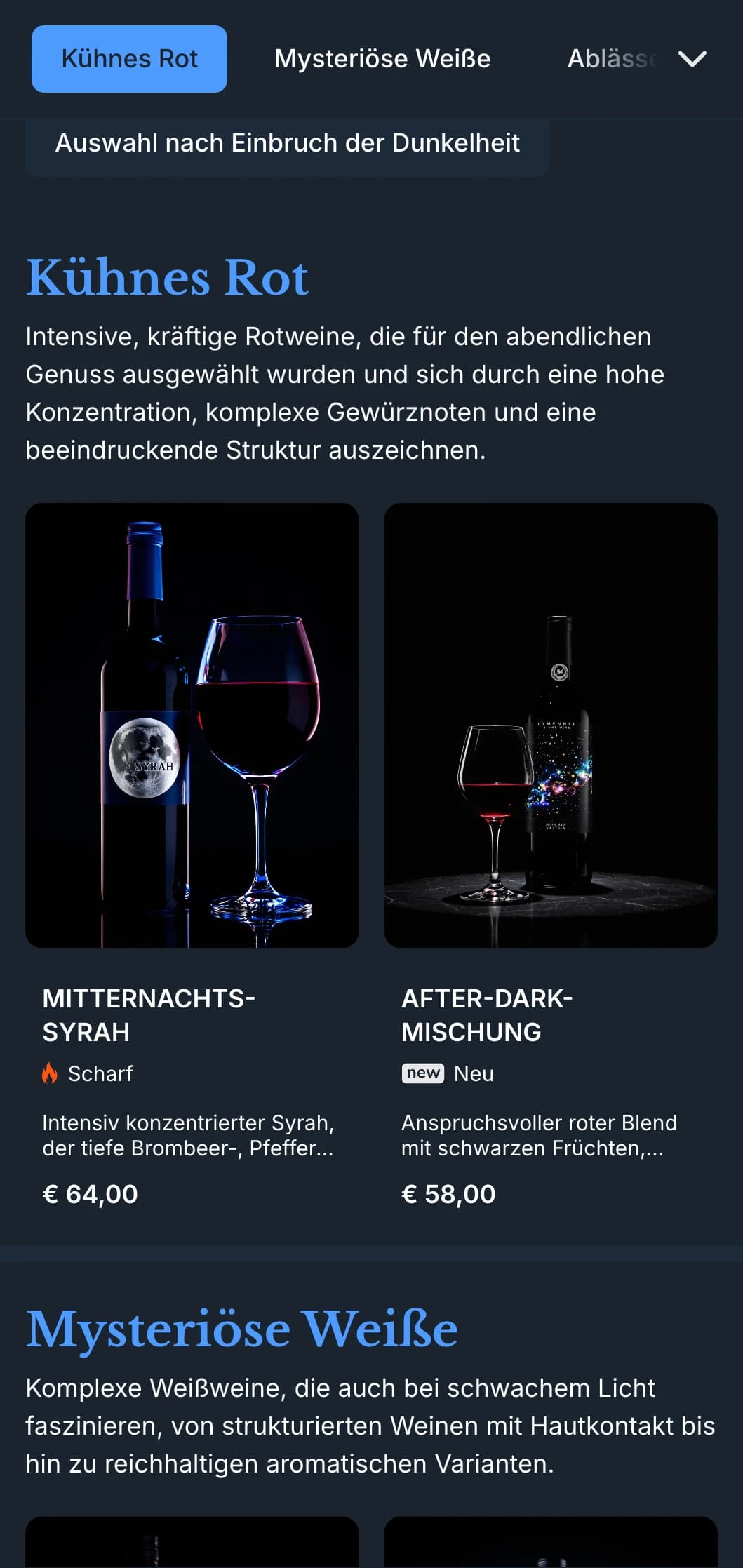 Stimmungsvolle Weinkartenvorlage mit elektrisch blauen Akzenten vor mitternächtlichem Hintergrund, ideal für Abendveranstaltungen und exklusive Weinerlebnisse.