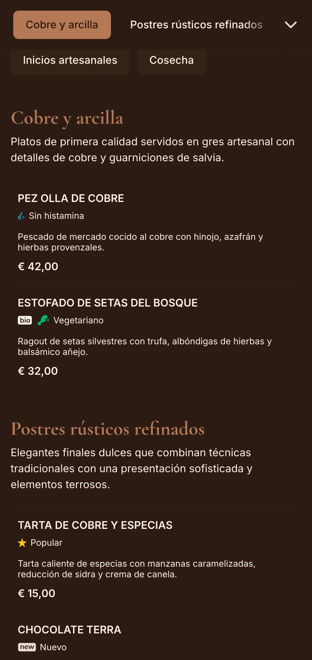 Refinada elegancia rústica con cálidos tonos cobrizos y toques de salvia, perfecta para sofisticadas cenas de la granja a la mesa y de temporada.