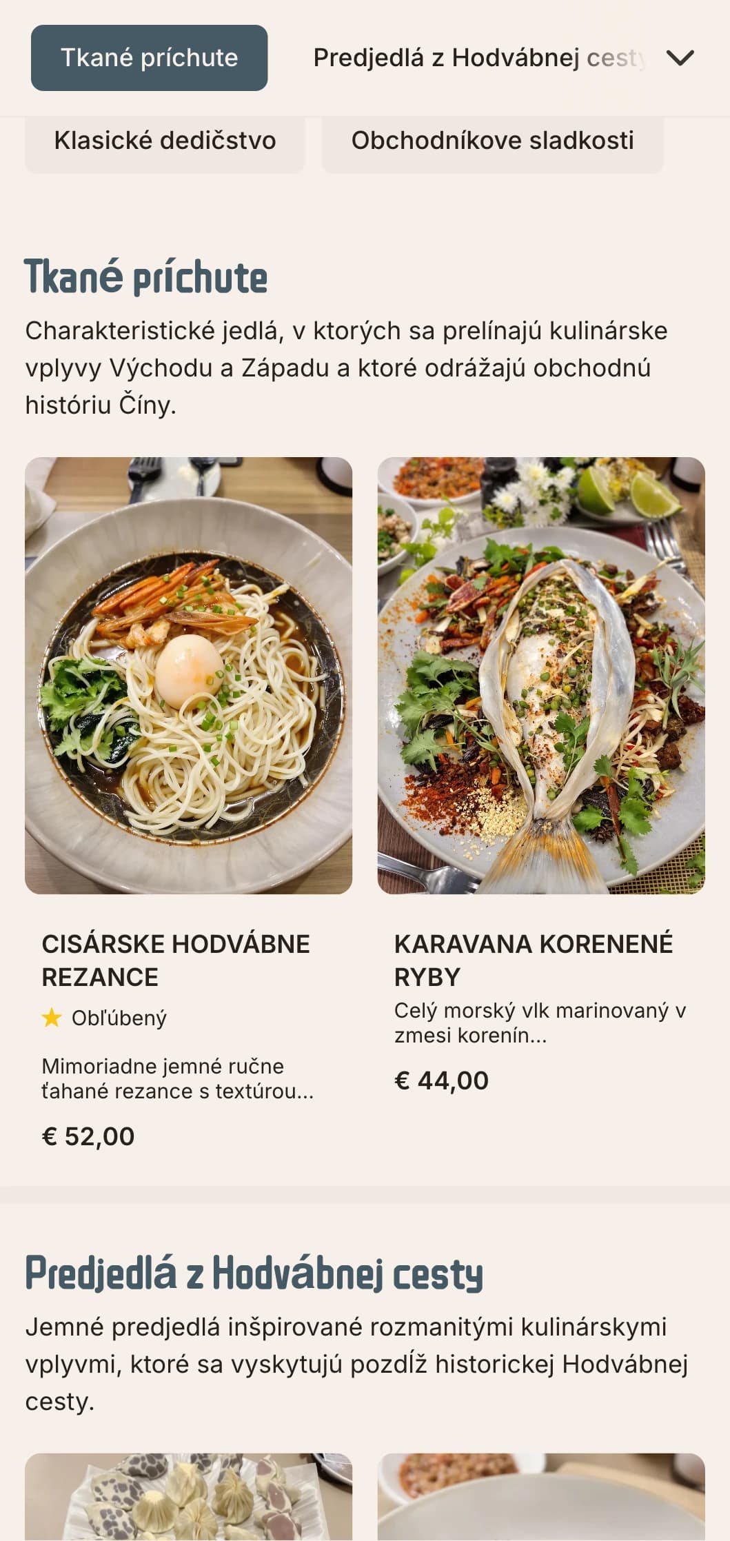 Elegantný dizajn čínskeho menu inšpirovaný tradíciami hodvábu s rafinovanými textúrami pre prvotriedne kulinárske zážitky.