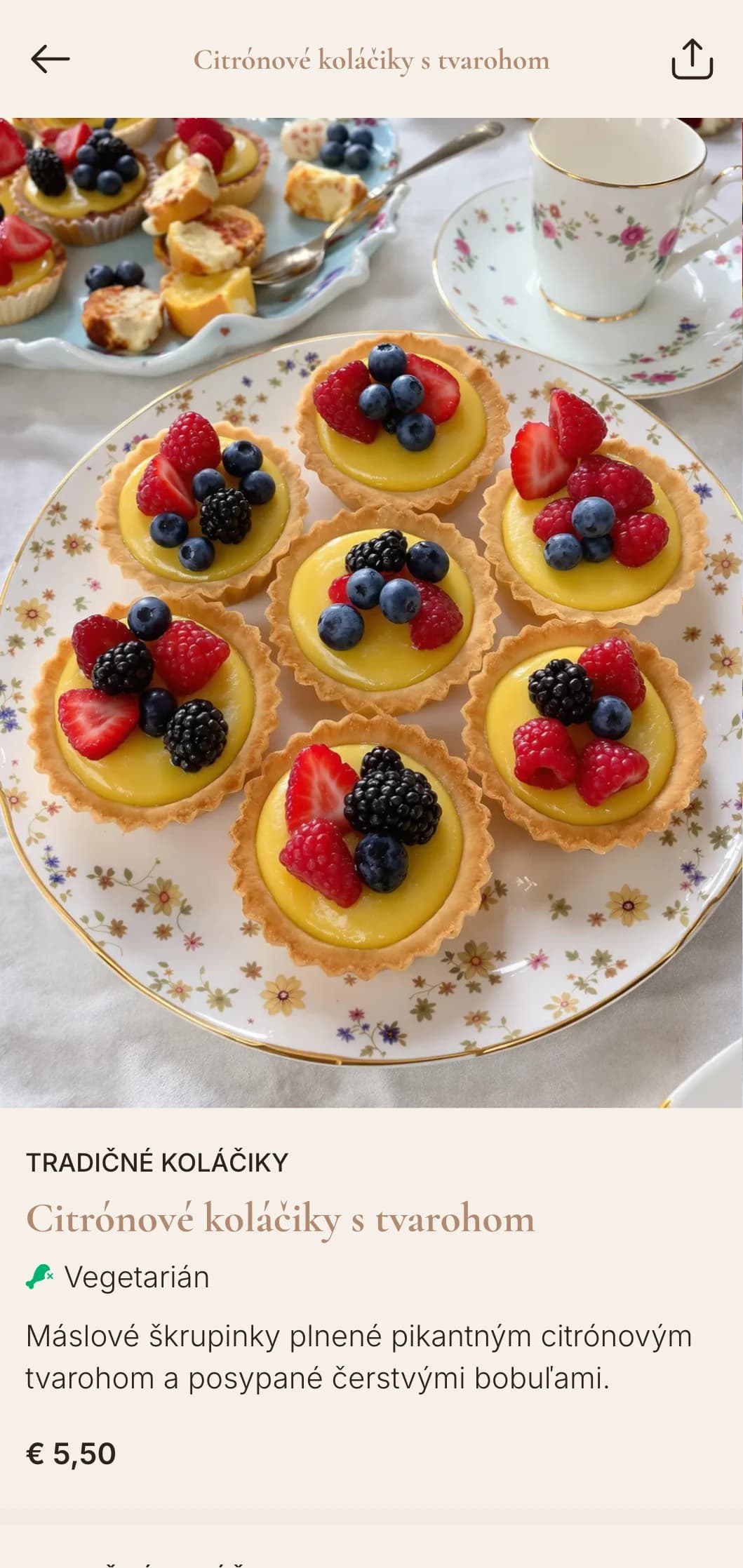Elegantný vintage dizajn s jemnými prvkami pre tradičné čajovne a cukrárne.