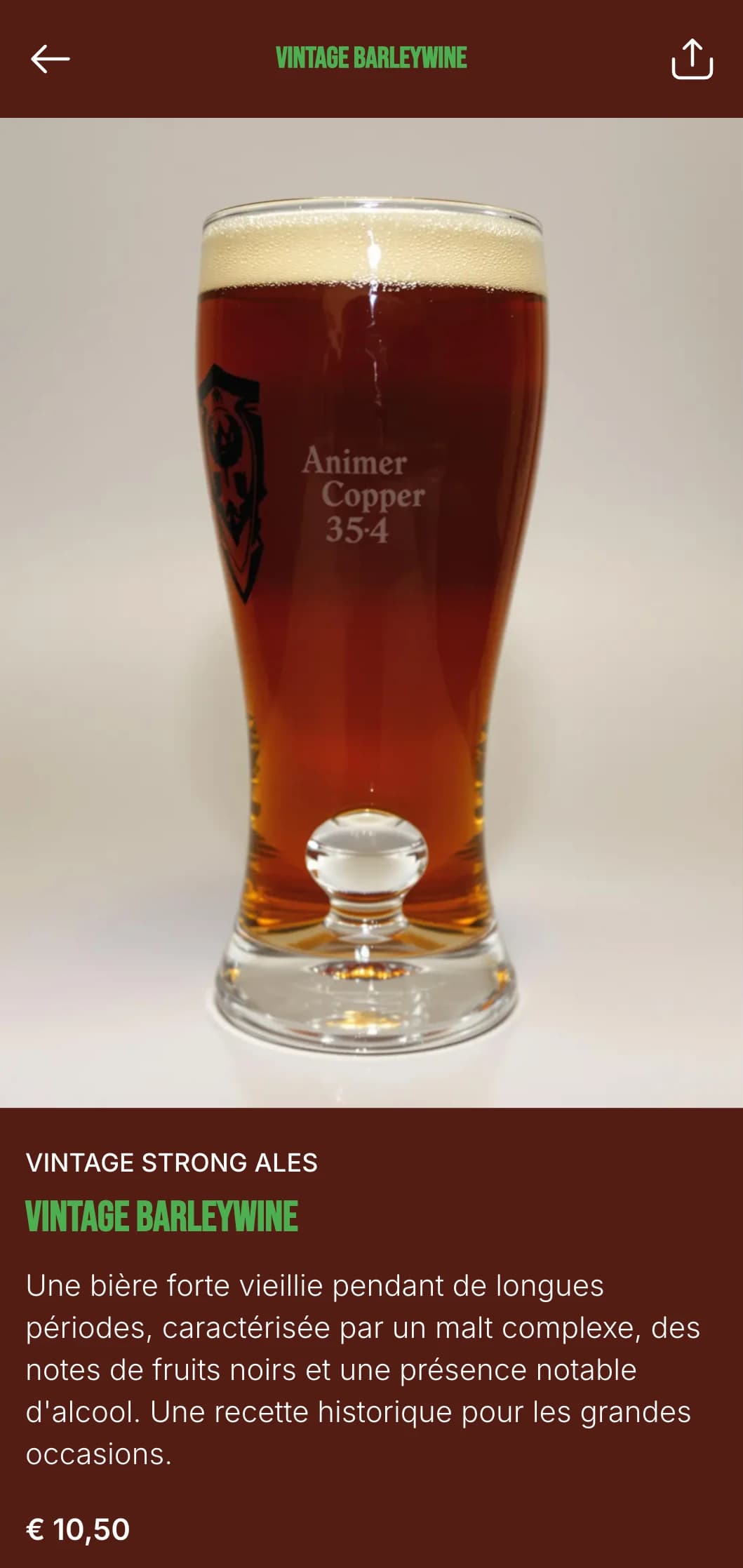 Design nostalgique avec typographie vintage et textures usées, parfait pour les brasseries mettant en avant les méthodes traditionnelles de fabrication de la bière.