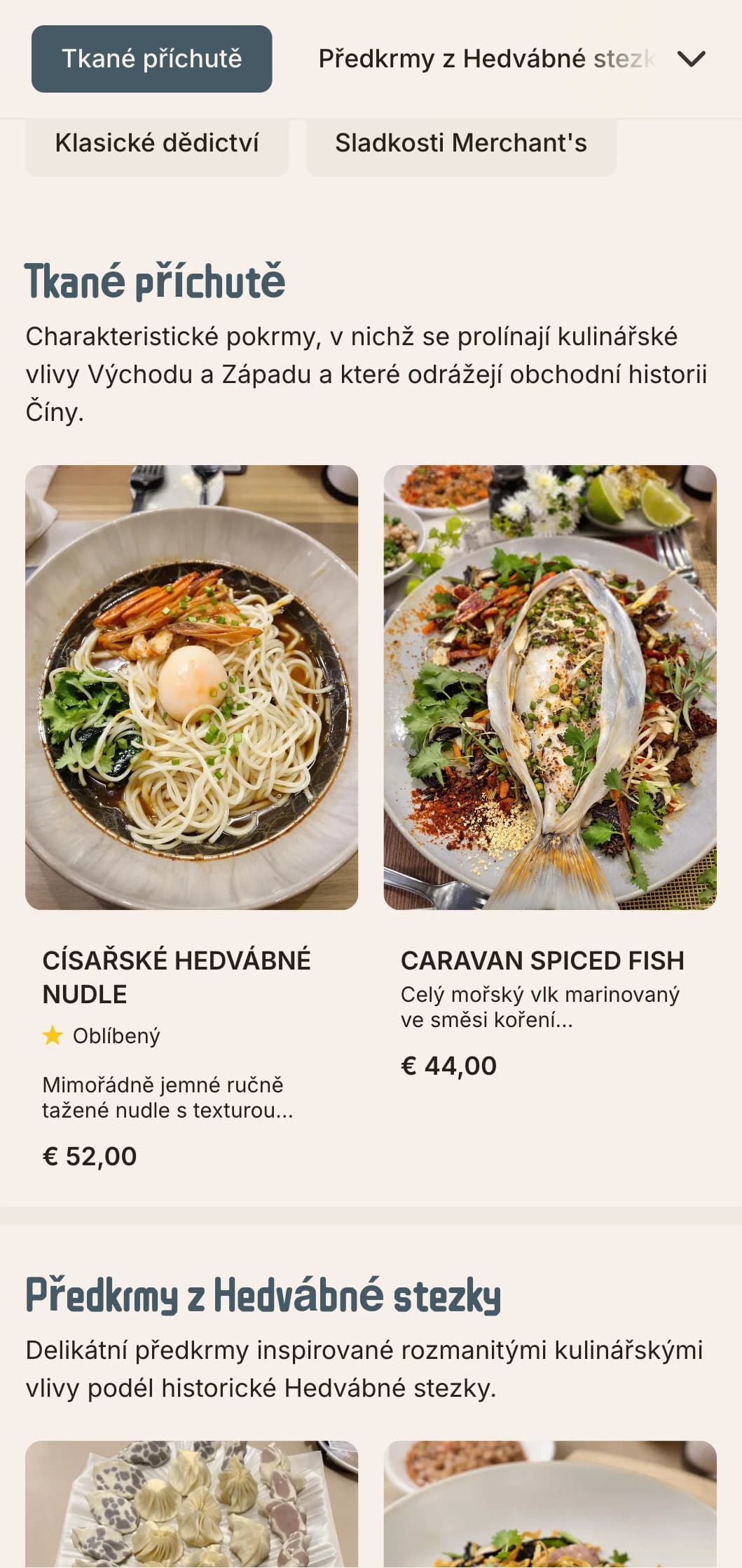 Elegantní čínské menu inspirované tradicí hedvábí s rafinovanými texturami pro luxusní kulinářské zážitky.