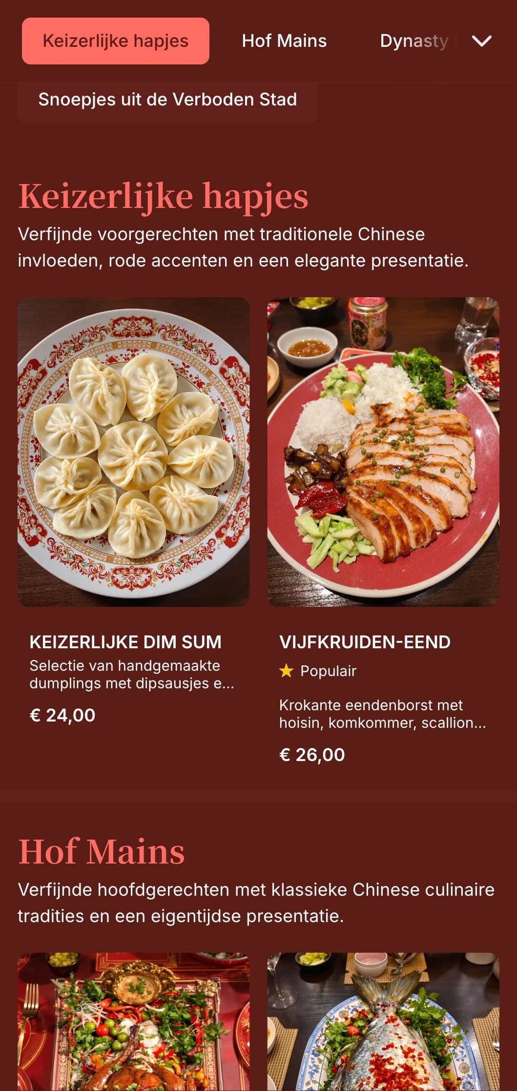 Een elegant Chinees geïnspireerd dinermenu met rijke rode tinten en traditionele oosterse elementen, perfect voor chique Chinese restaurants.