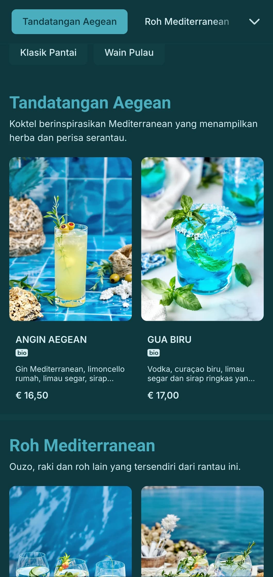 Reka bentuk biru yang menyegarkan dengan corak Mediterranean untuk bar tepi pantai.
