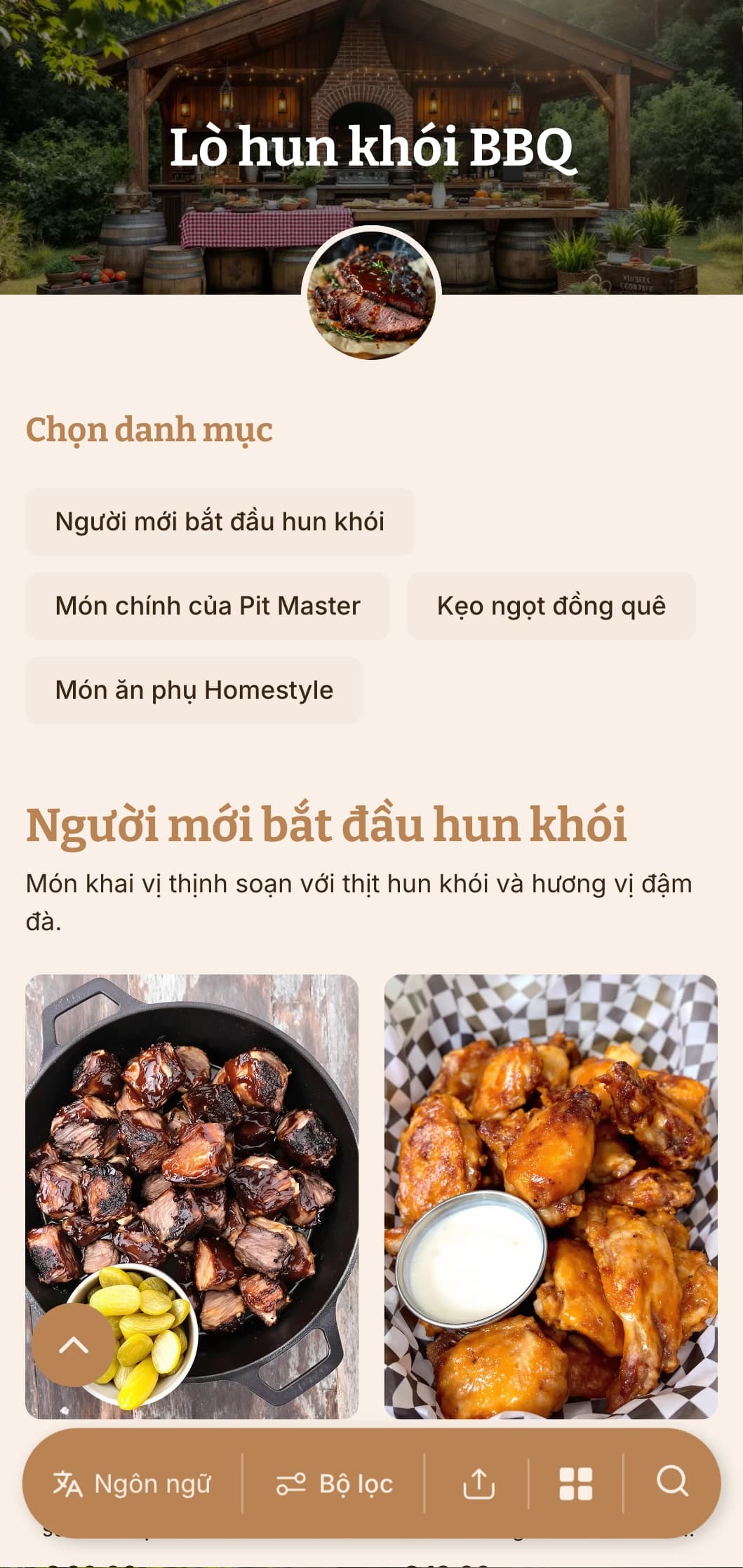 Dịch vụ tiệc nướng thịnh soạn với các loại thịt hun khói, món ăn kèm theo phong cách gia đình và cách trình bày mộc mạc cho các buổi tụ họp ngoài trời và lễ kỷ niệm bình thường.