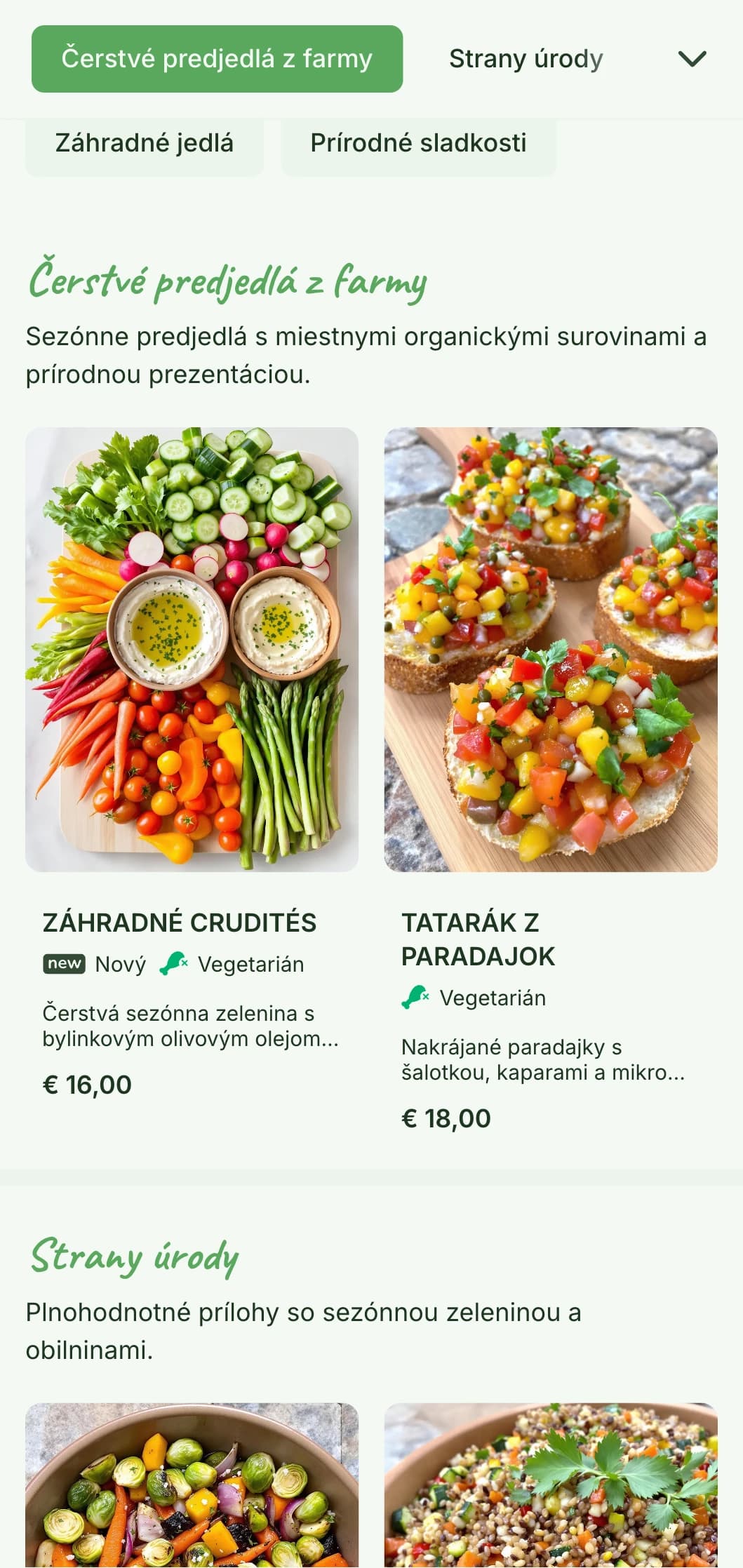 Čerstvý catering z farmy na stôl so sezónnymi organickými surovinami, krásne prezentovaný s prírodnými prvkami na záhradné párty a podujatia pod holým nebom.