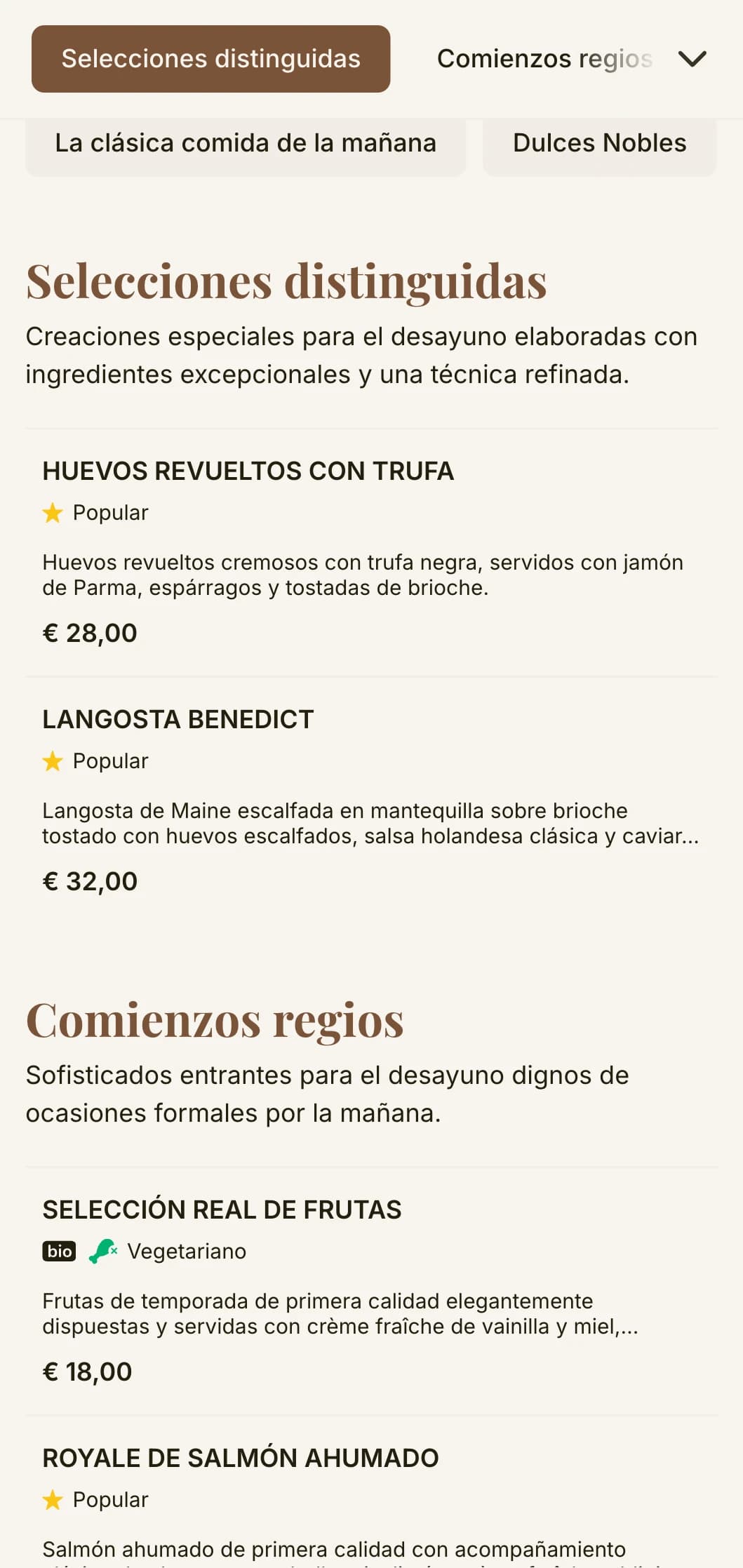 Un desayuno sofisticado con ingredientes de primera calidad y una presentación elegante digna de la realeza.