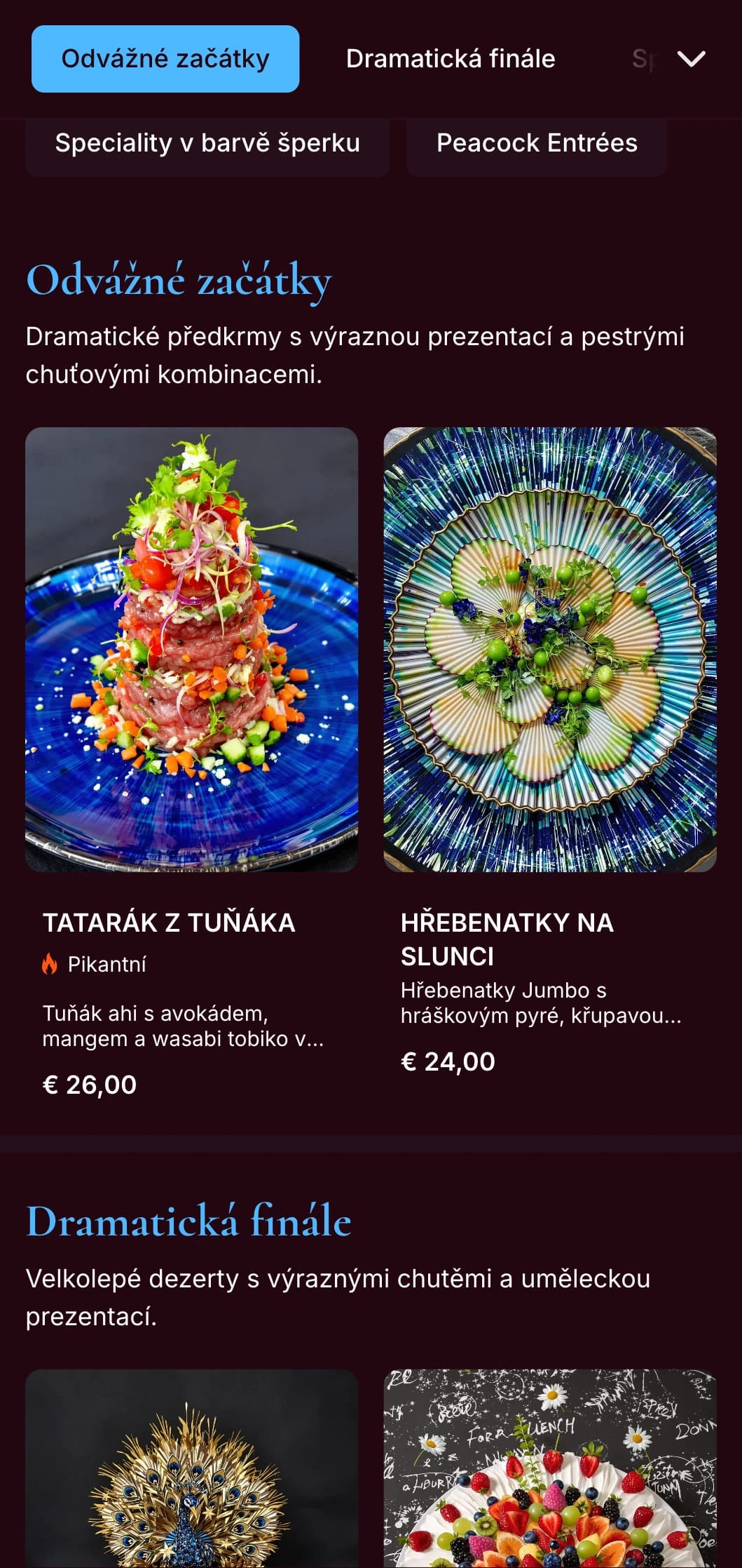 Výrazné paví modré jídelní menu s bohatými šperkovými tóny a dramatickým stylem je určeno pro restaurace s odvážným charakterem.
