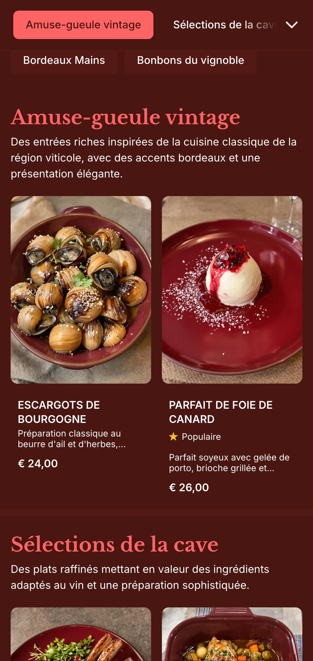 Un menu de dîner riche, inspiré du vin, avec des tons bordeaux profonds et des éléments vintage, conçu pour les établissements dotés d'un vaste programme vinicole.