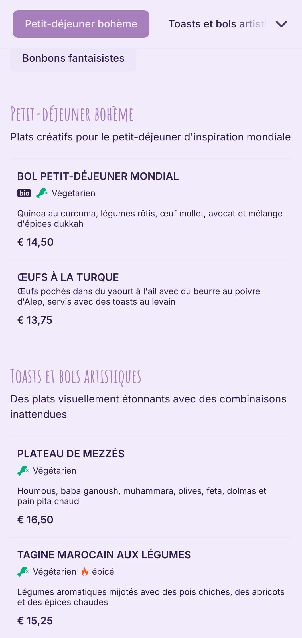Design libre avec des éléments bohémiens pour les cafés éclectiques et les espaces artistiques.