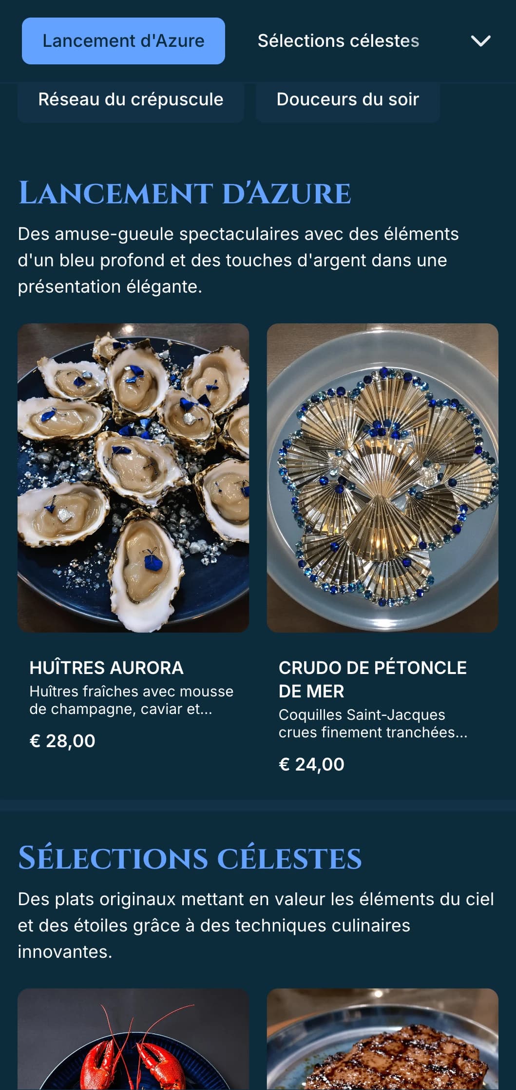 Un menu spectaculaire d'un bleu profond avec une inspiration crépusculaire et des accents argentés, conçu pour un dîner sophistiqué.